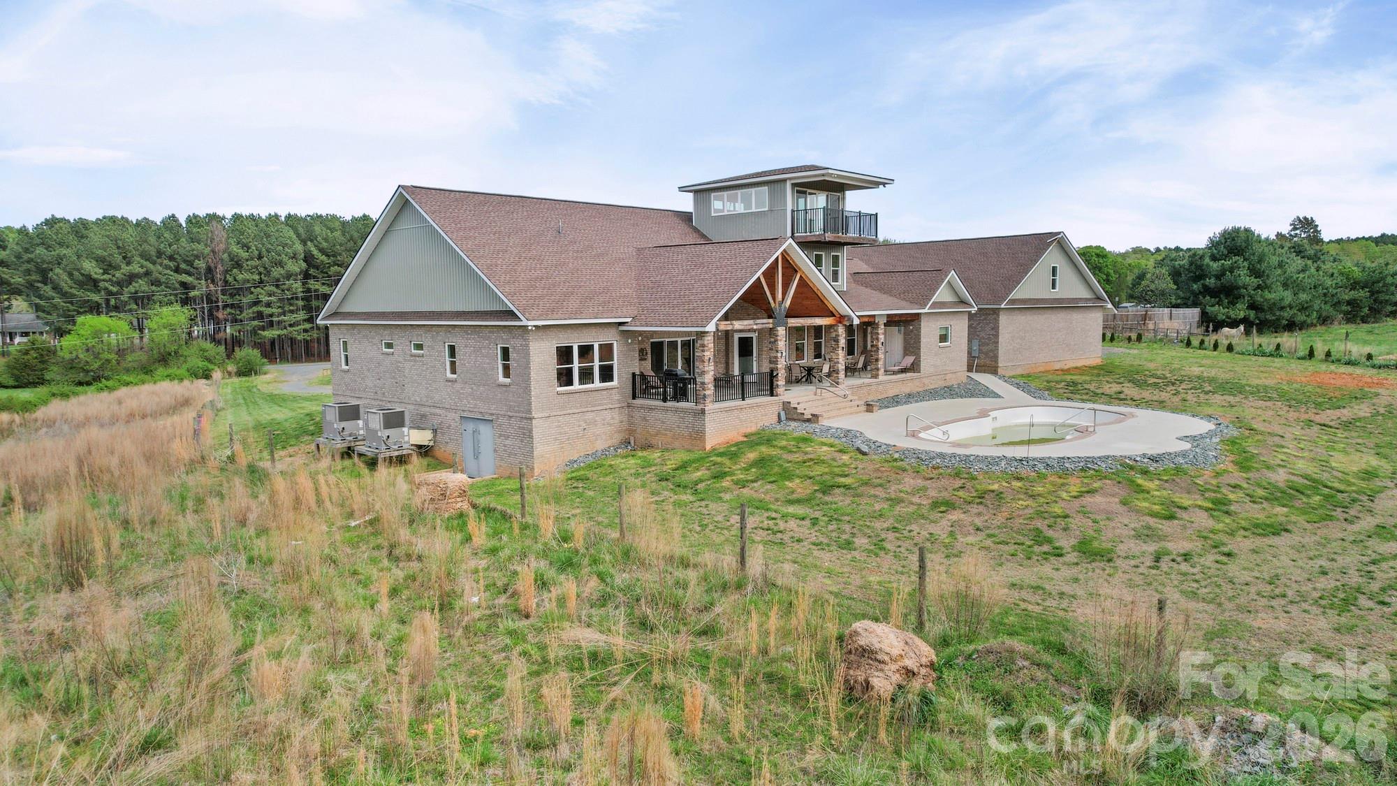 48155 Ingram Road — New London