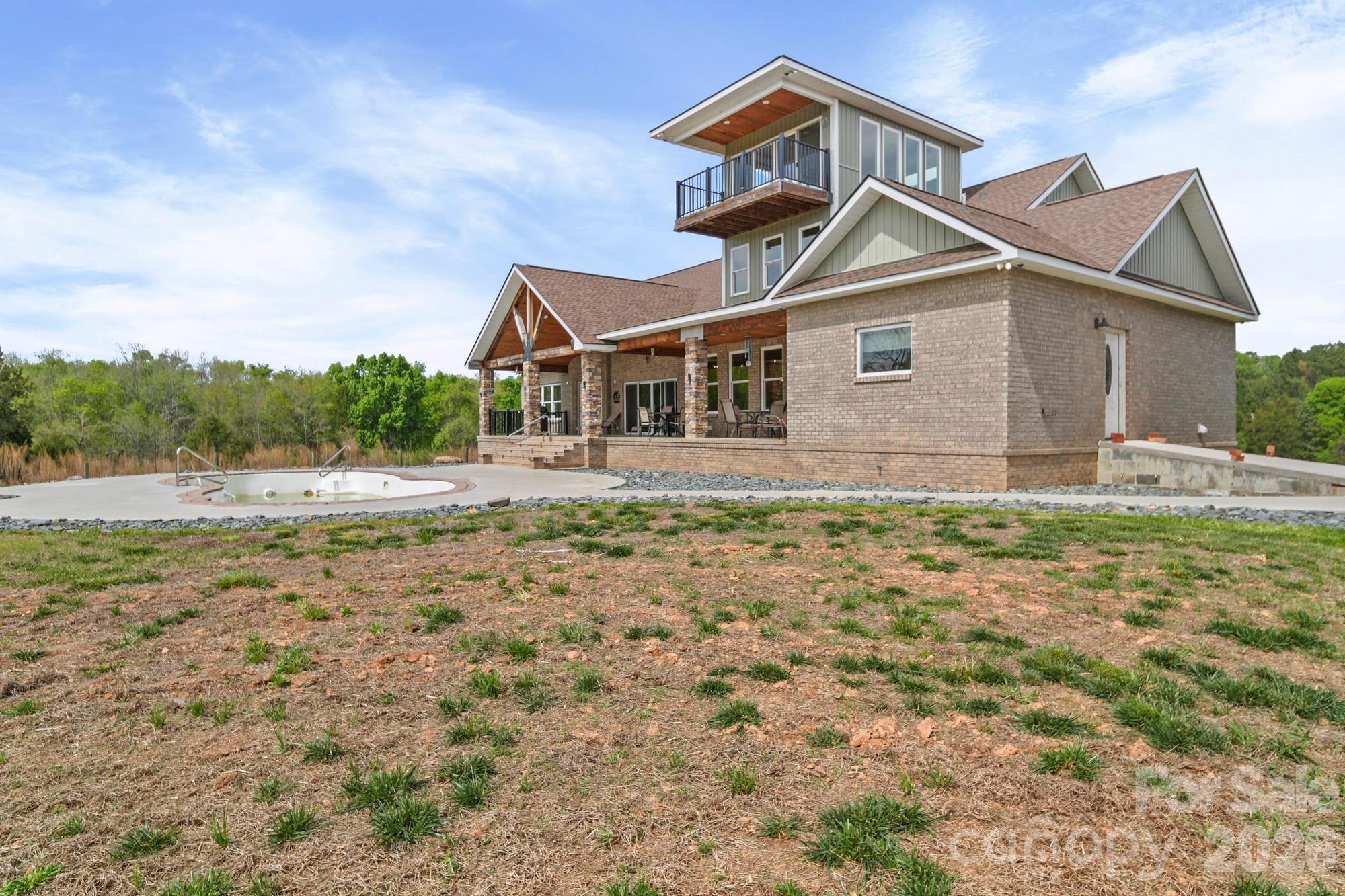 48155 Ingram Road — New London