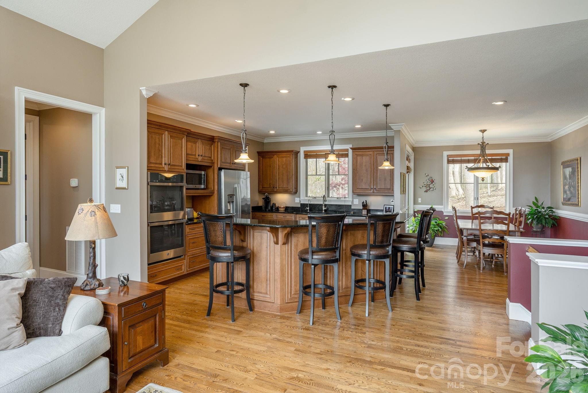 315 Crossvine Trail — Hendersonville