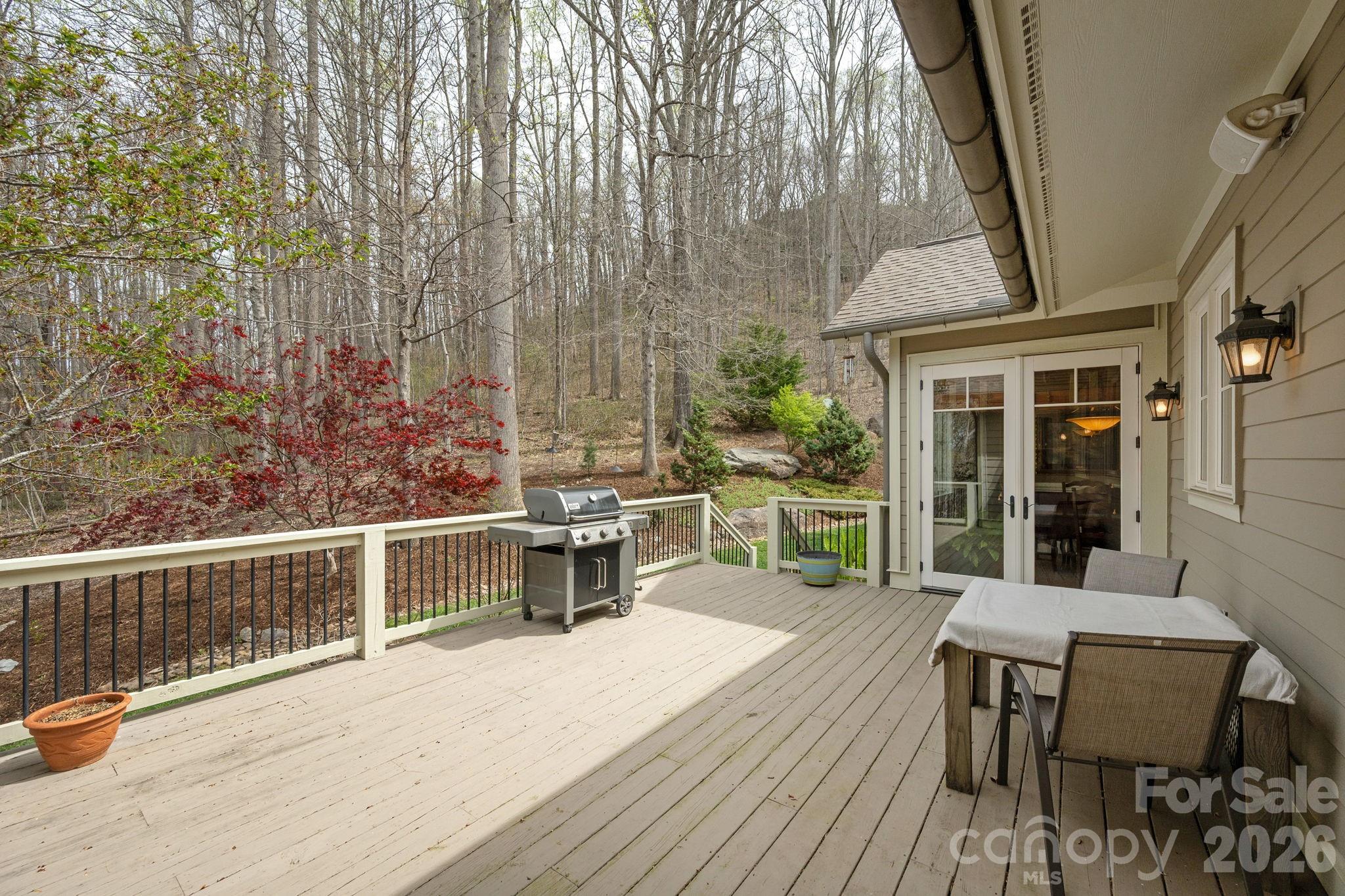 315 Crossvine Trail — Hendersonville