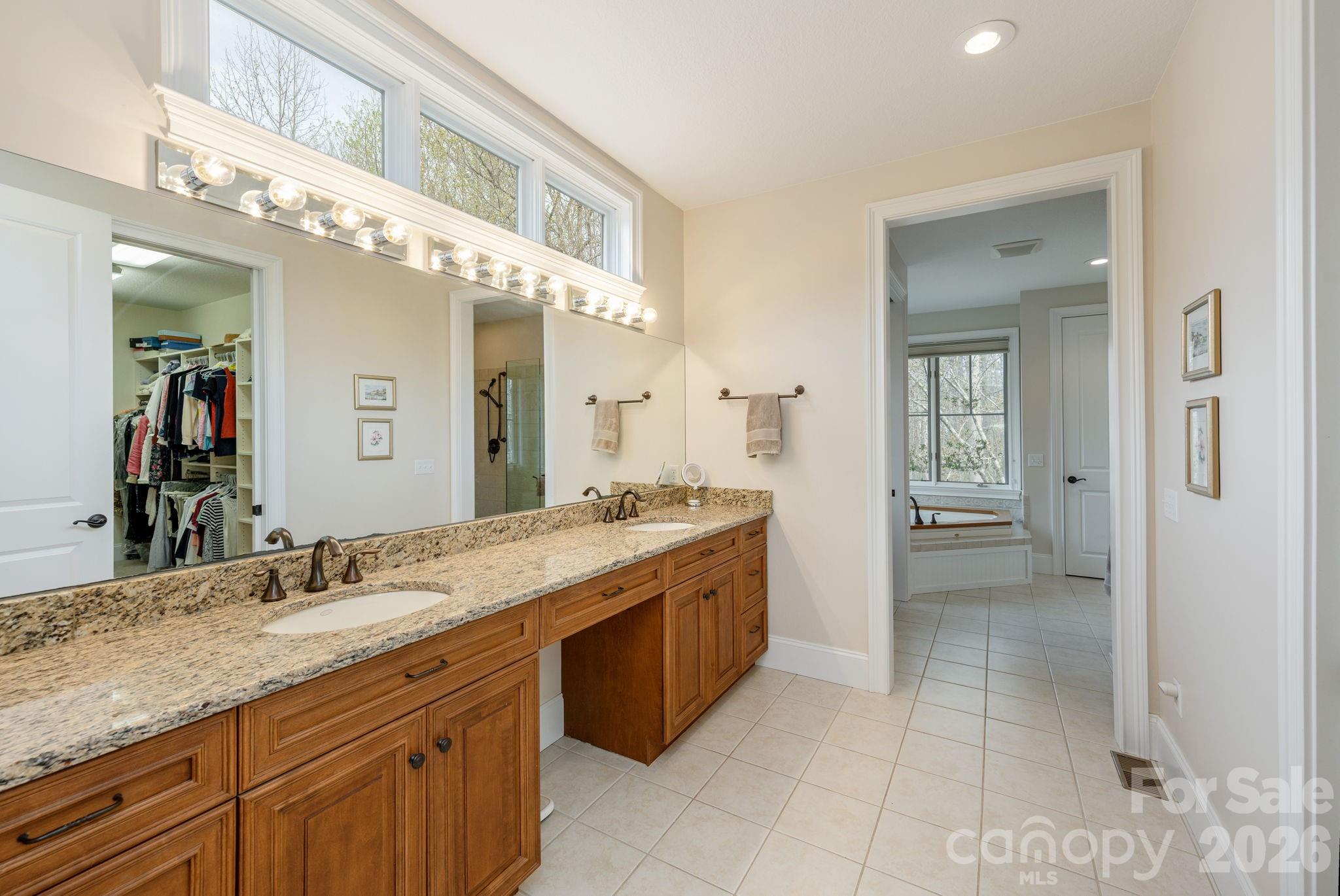 315 Crossvine Trail — Hendersonville