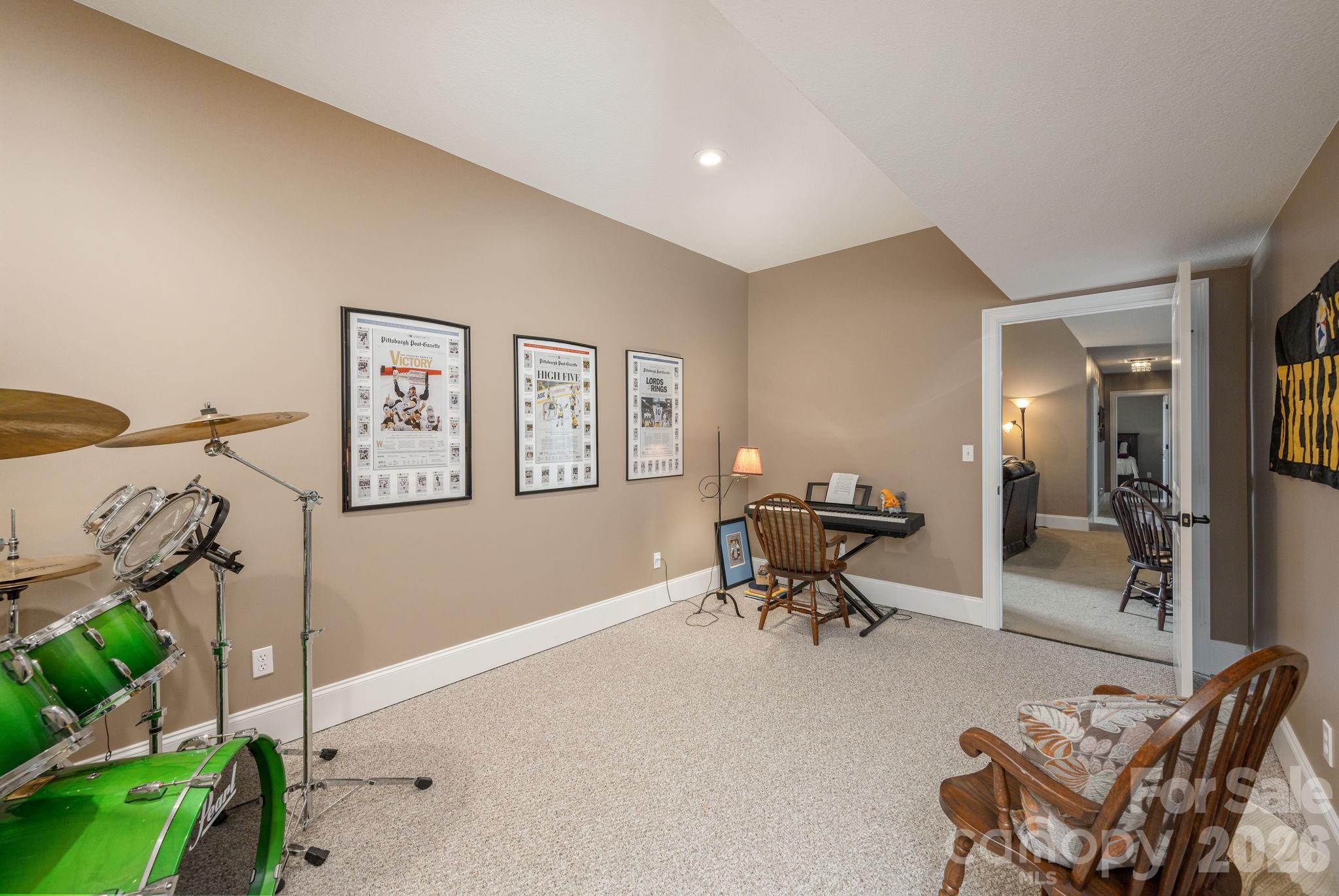 315 Crossvine Trail — Hendersonville