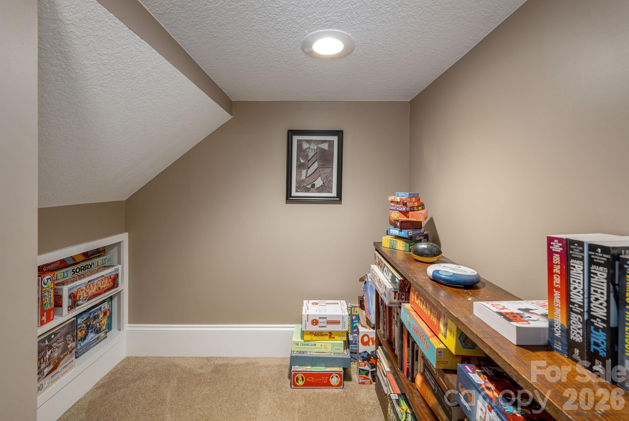 315 Crossvine Trail — Hendersonville