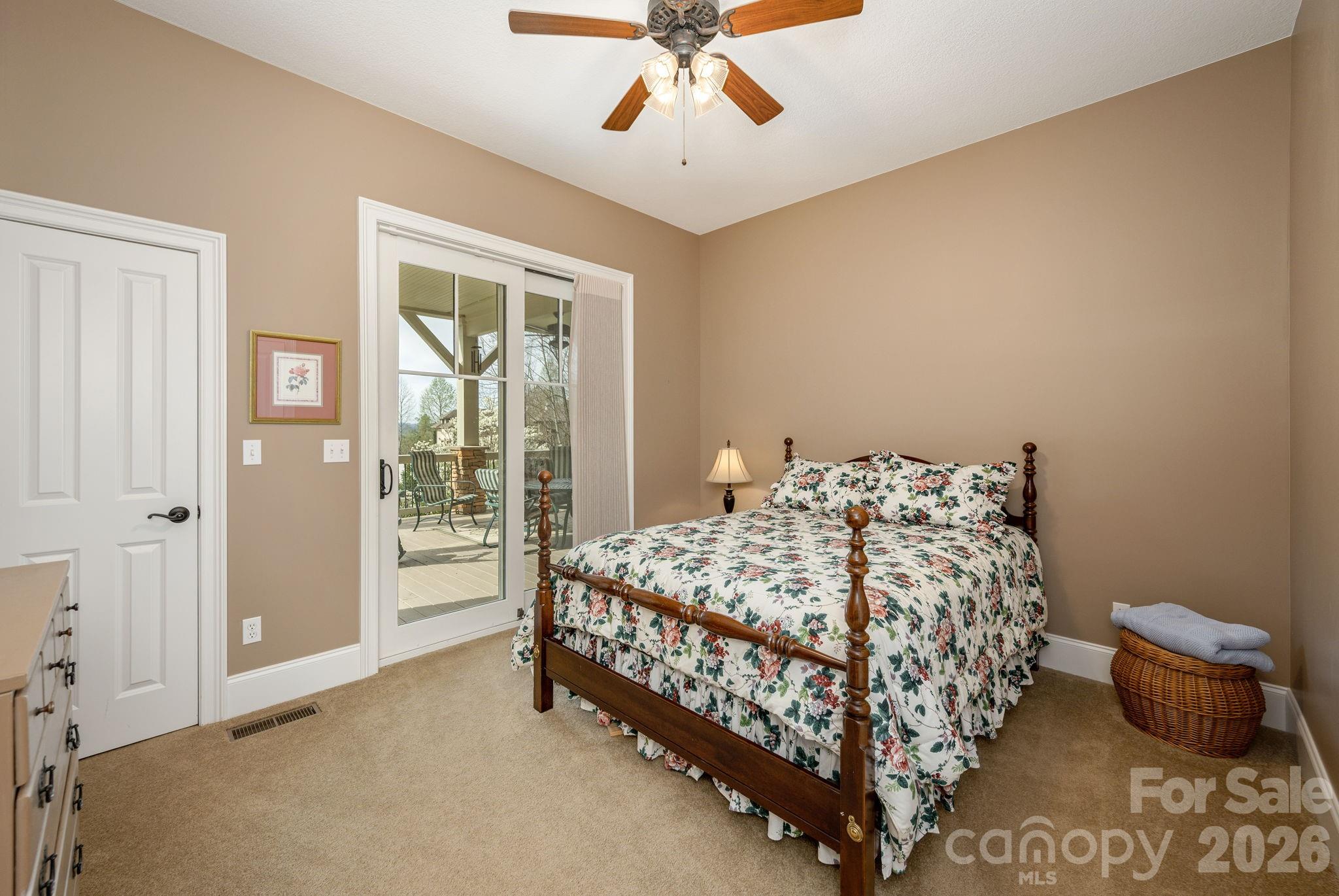315 Crossvine Trail — Hendersonville