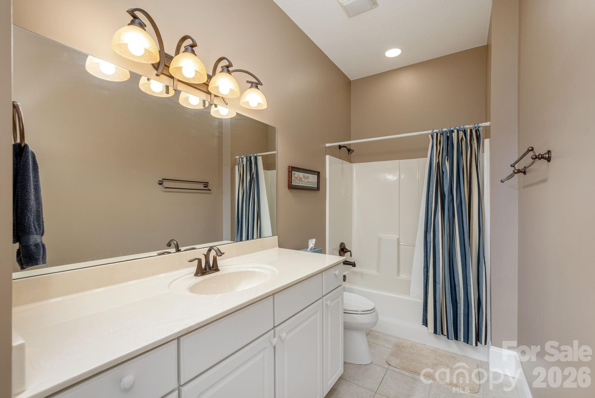 315 Crossvine Trail — Hendersonville