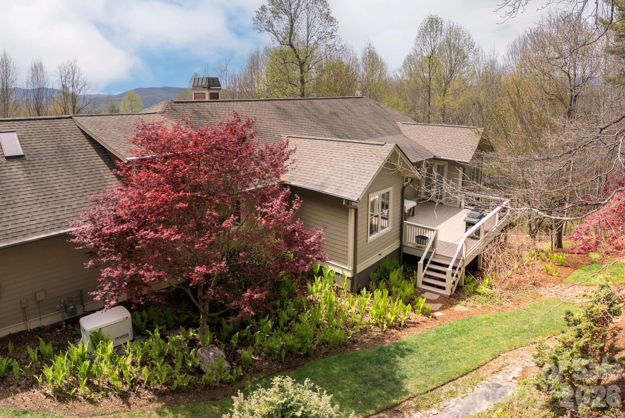 315 Crossvine Trail — Hendersonville