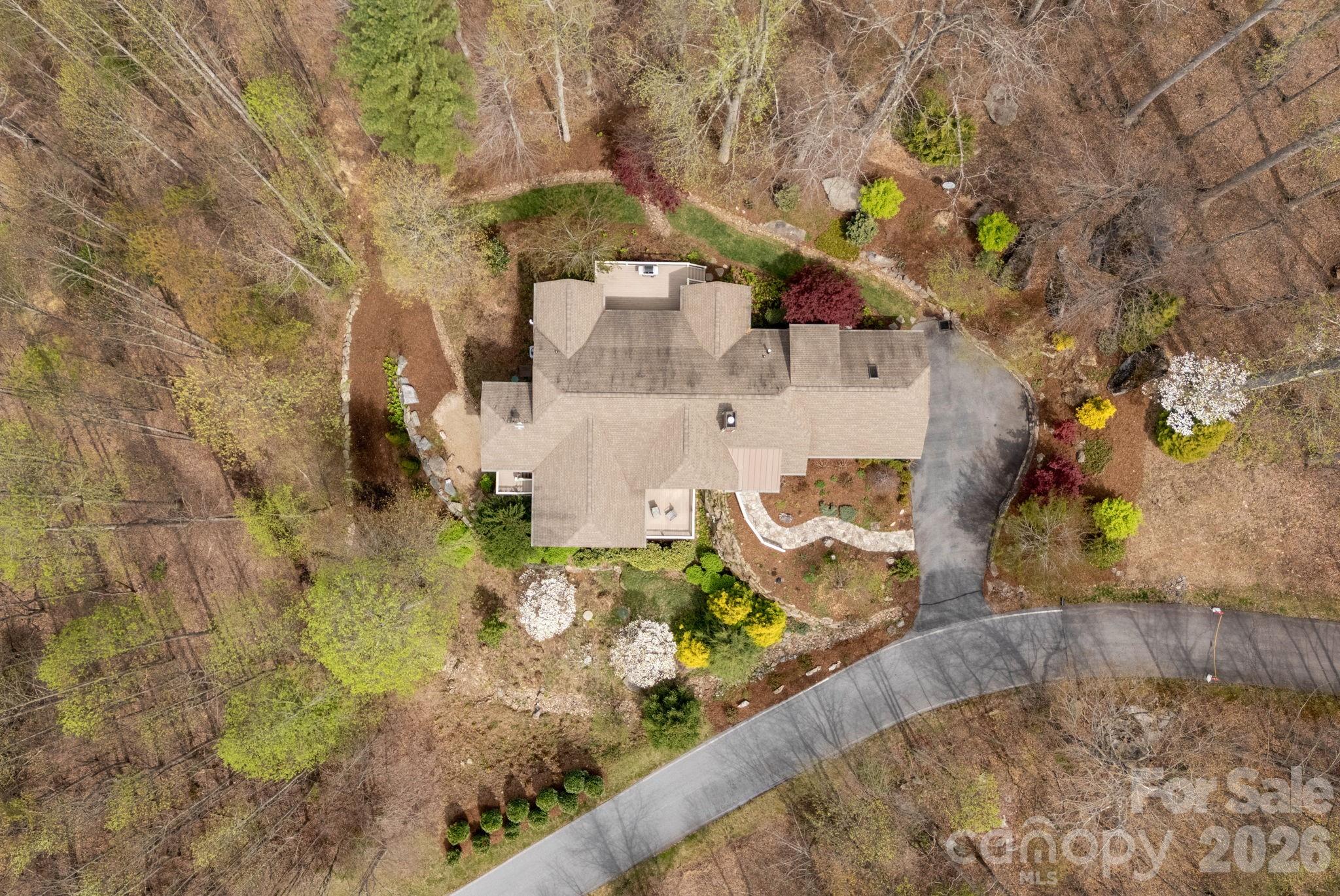 315 Crossvine Trail — Hendersonville