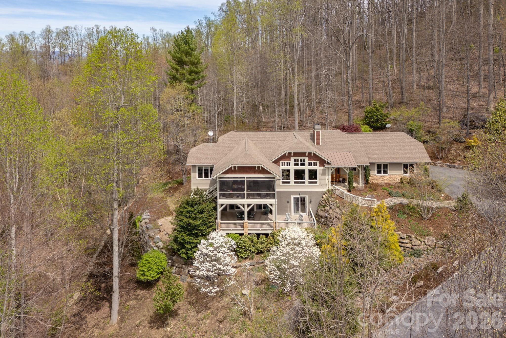 315 Crossvine Trail — Hendersonville