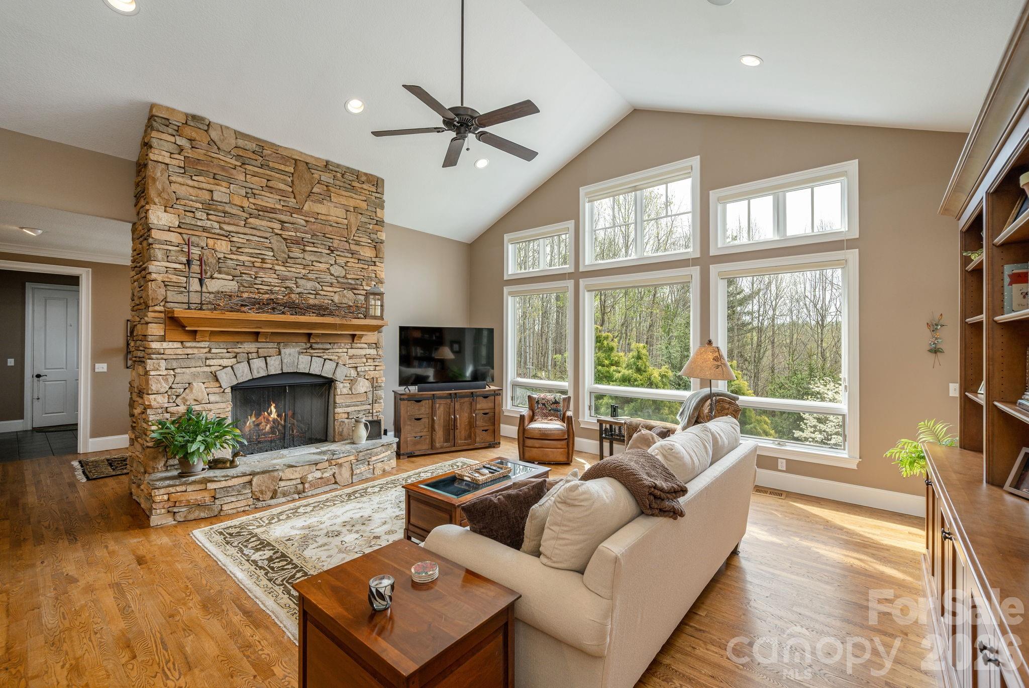 315 Crossvine Trail — Hendersonville