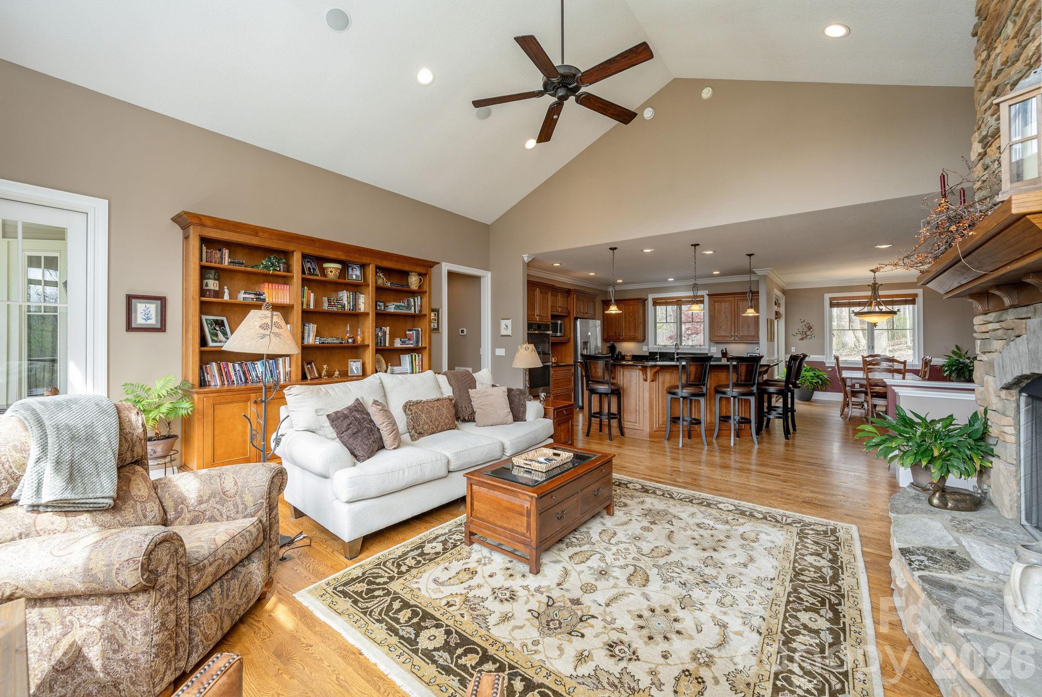 315 Crossvine Trail — Hendersonville