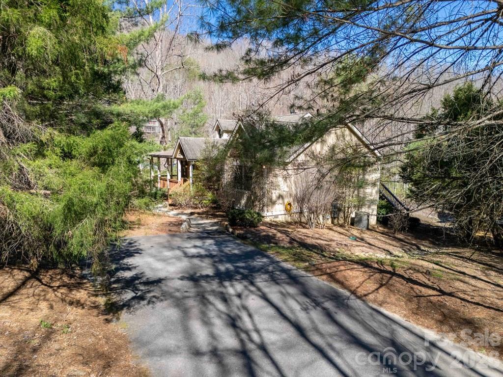 98 Mill Pond Drive — Tuckasegee