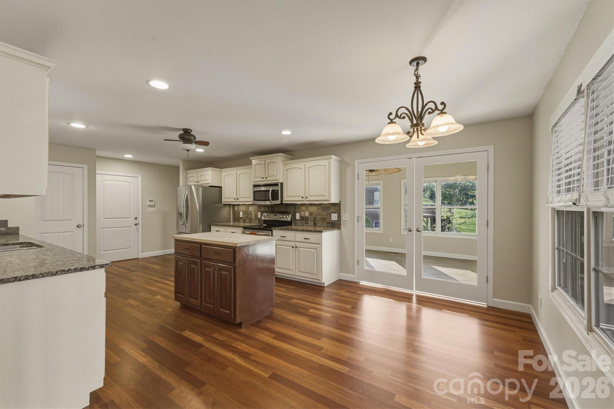 5205 South Oak Circle — Granite Falls