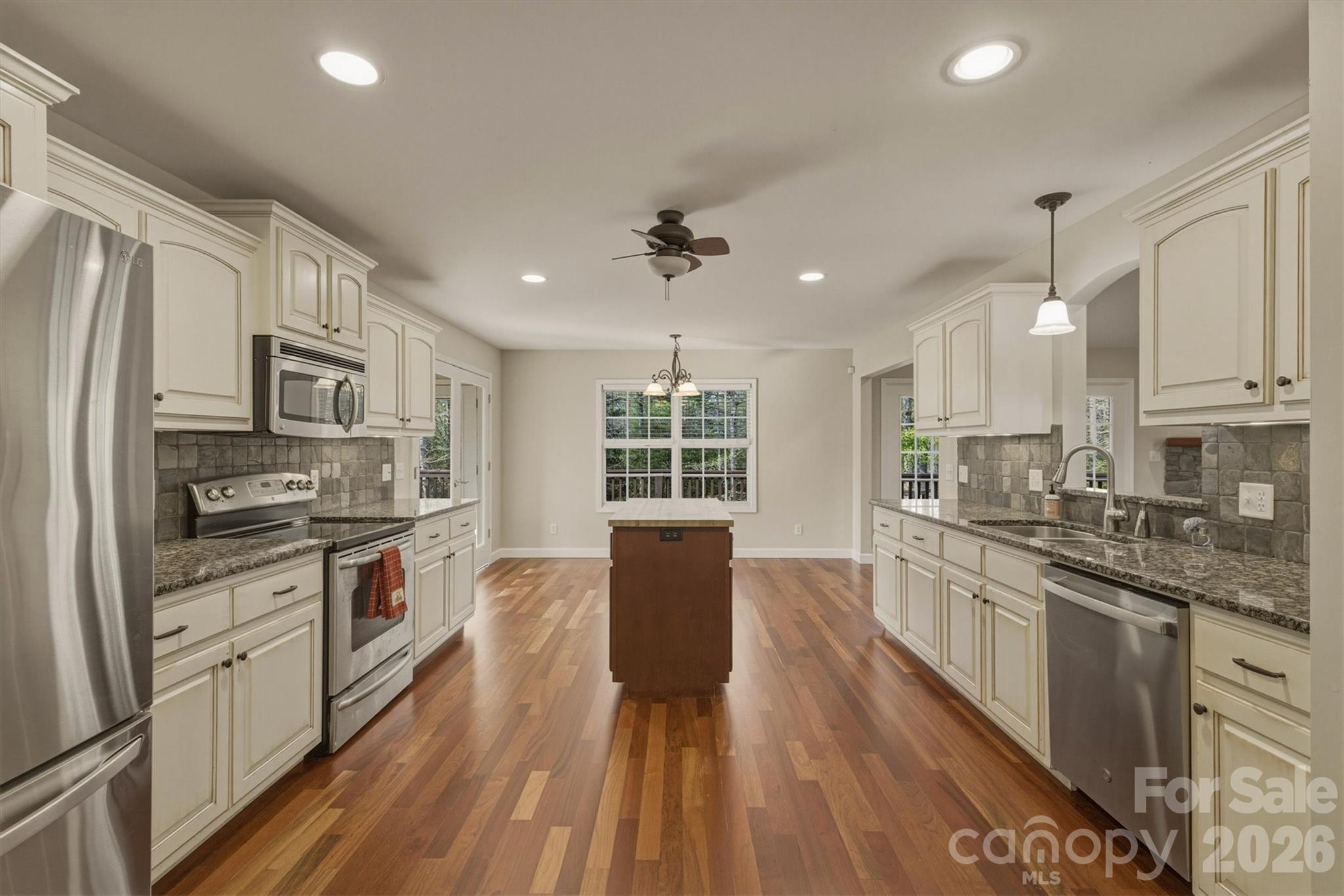 5205 South Oak Circle — Granite Falls