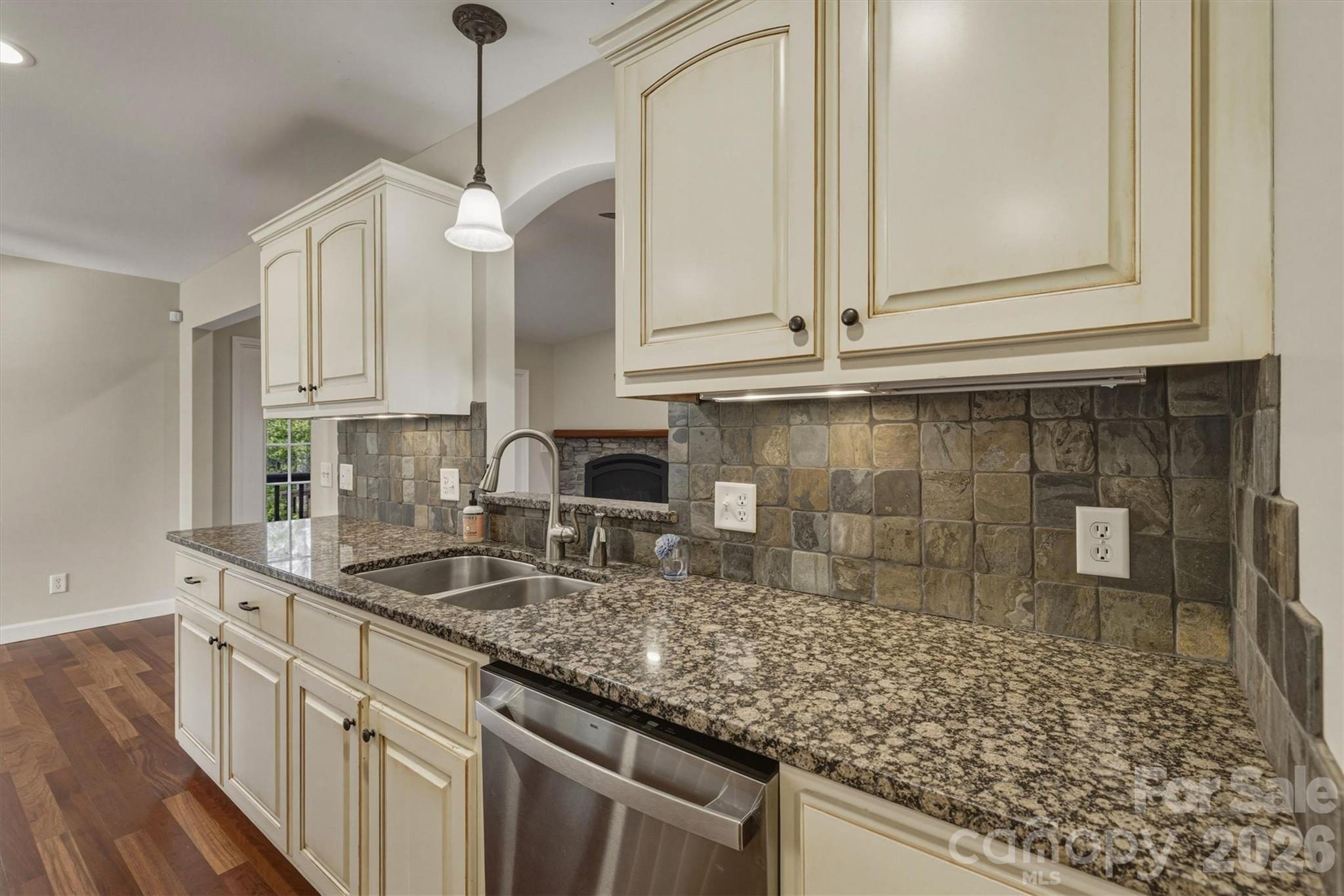 5205 South Oak Circle — Granite Falls