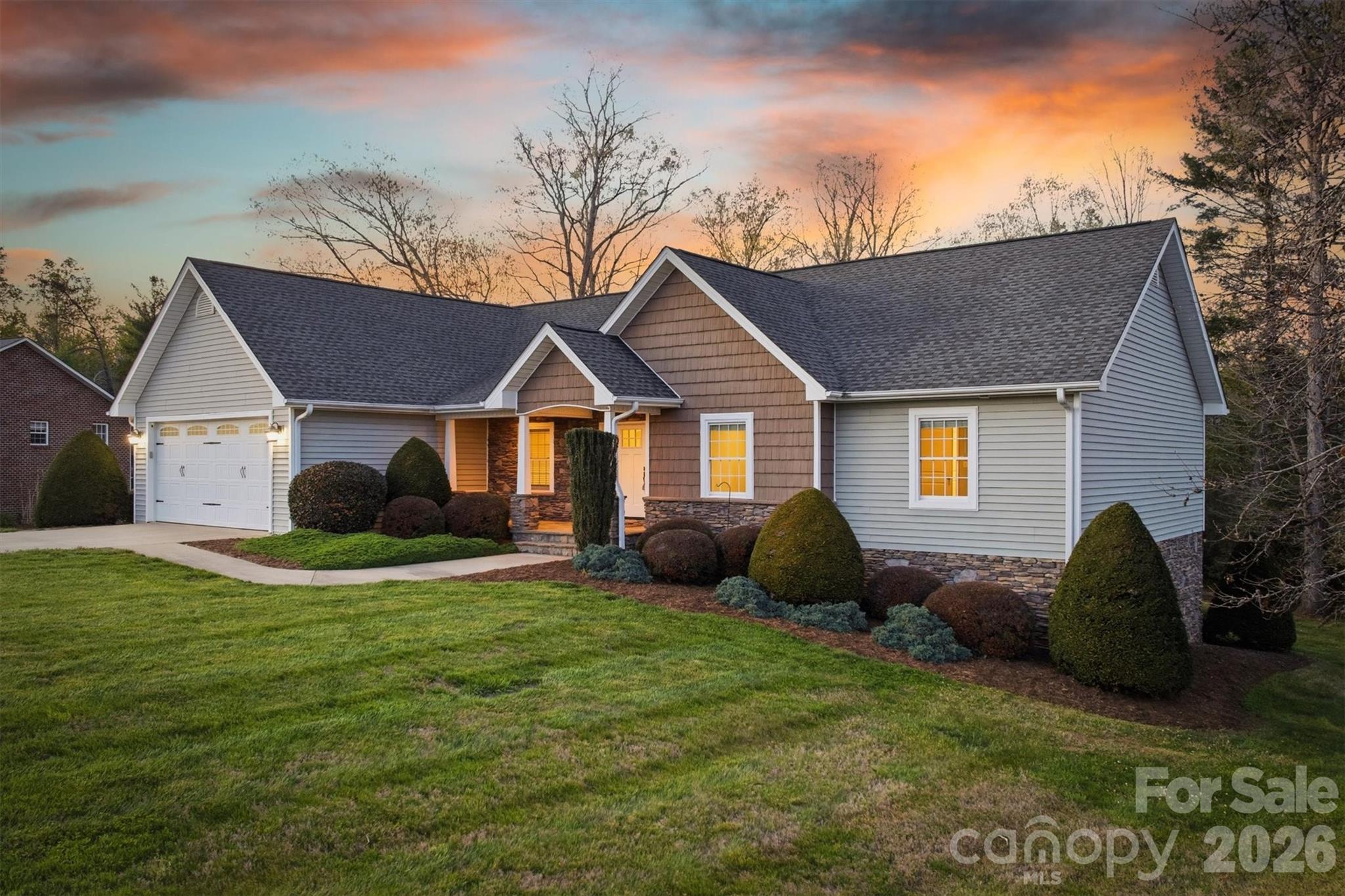5205 South Oak Circle — Granite Falls