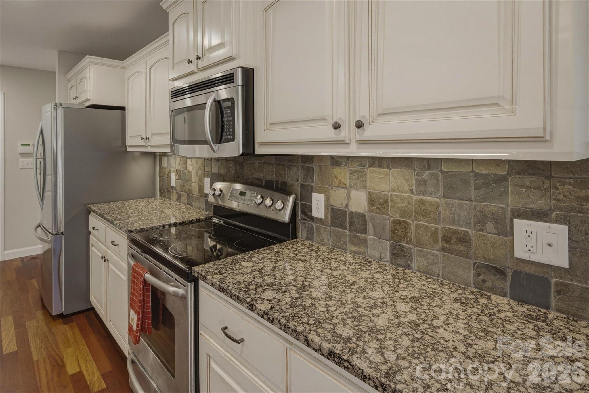5205 South Oak Circle — Granite Falls