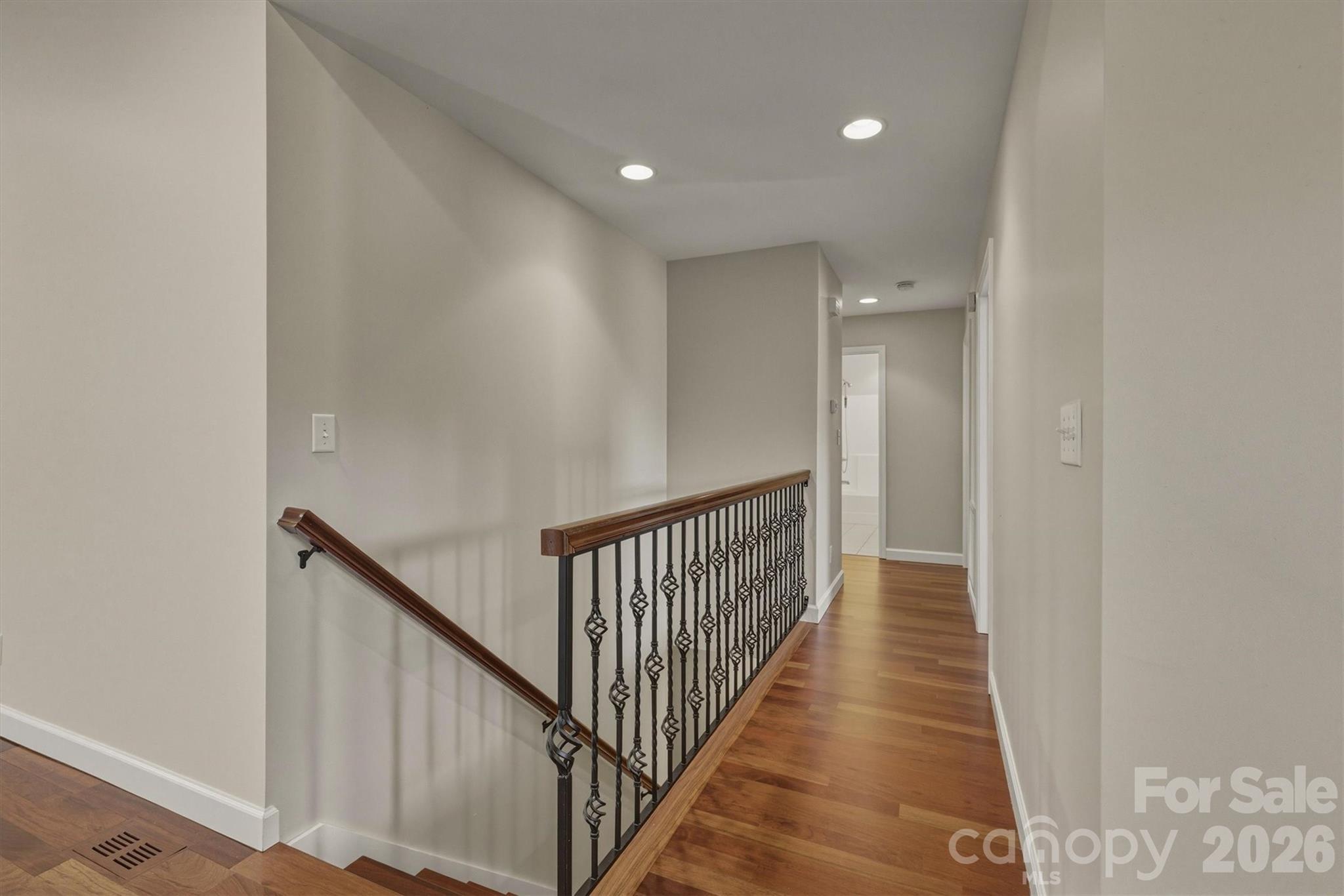 5205 South Oak Circle — Granite Falls