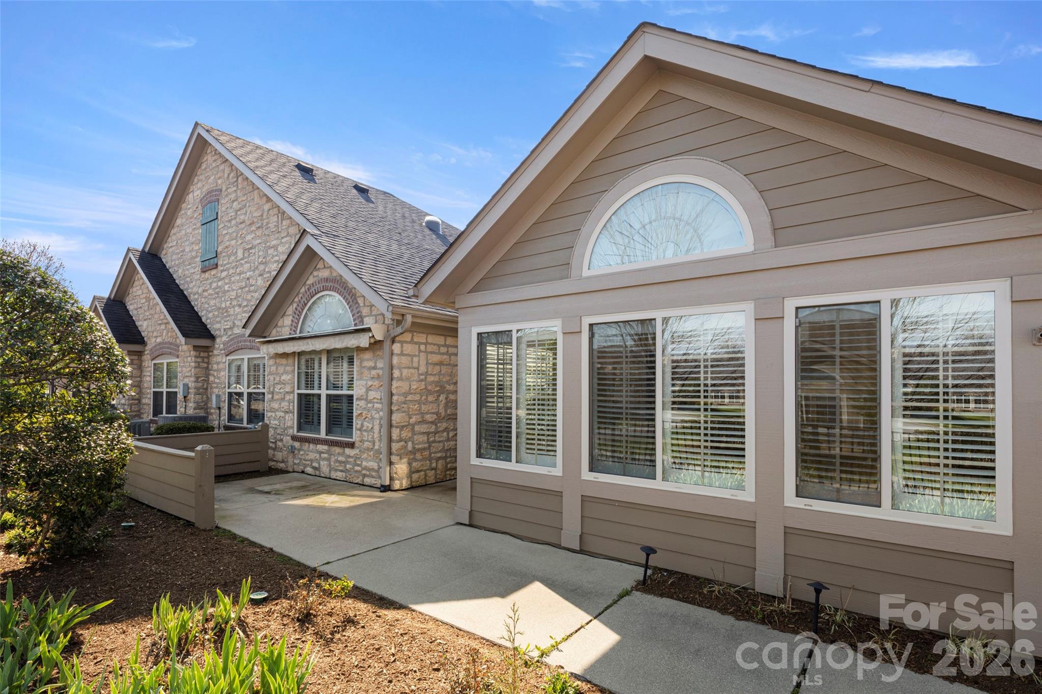 31 Braeburn Way — Flat Rock