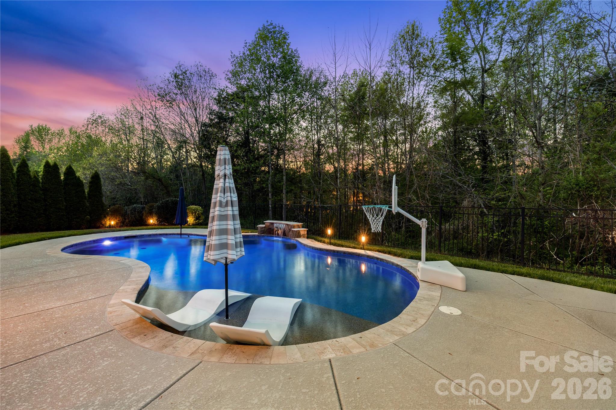 8416 Fairgreen Avenue — Waxhaw