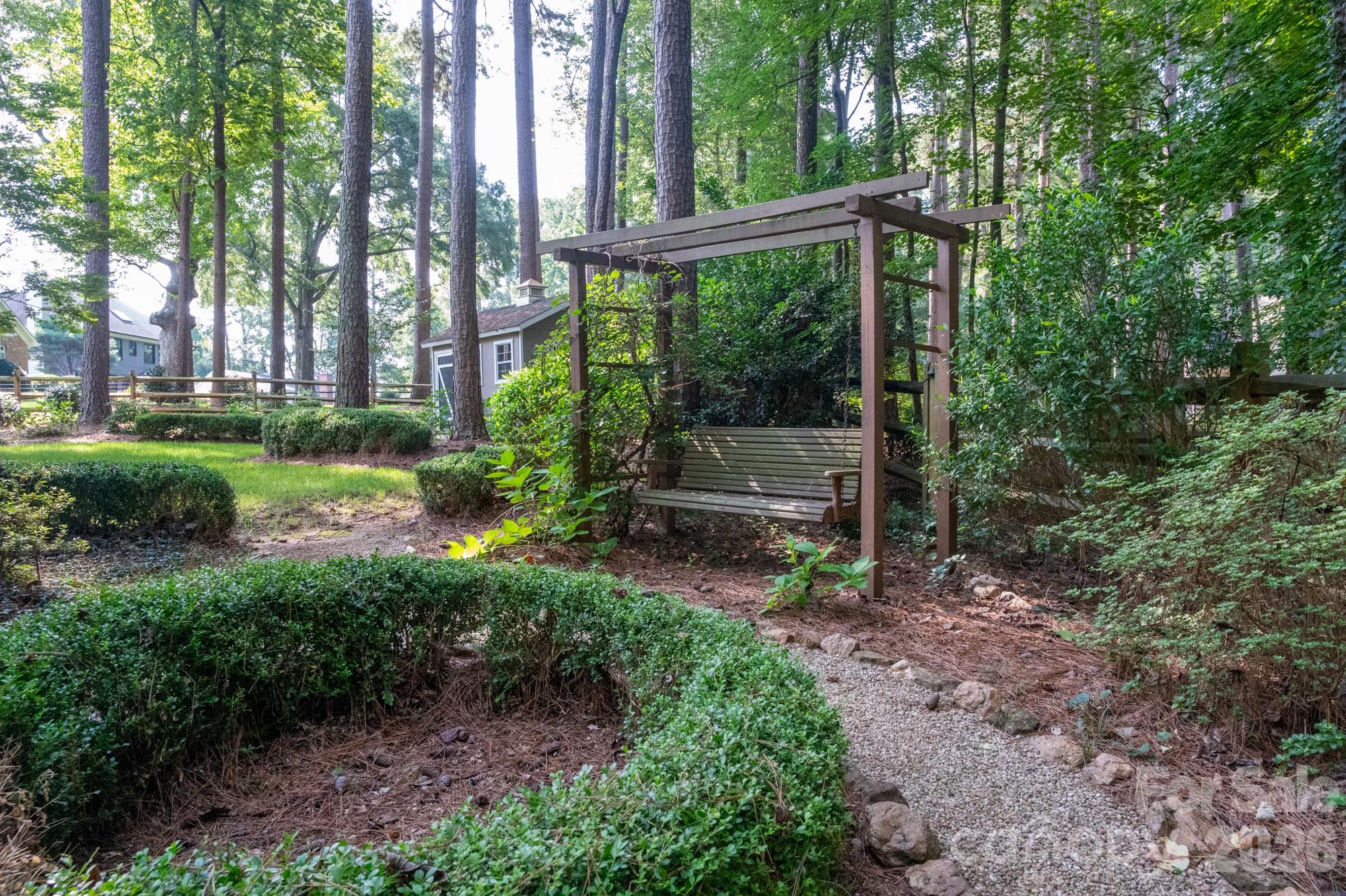 195 Cove Creek Loop — Mooresville