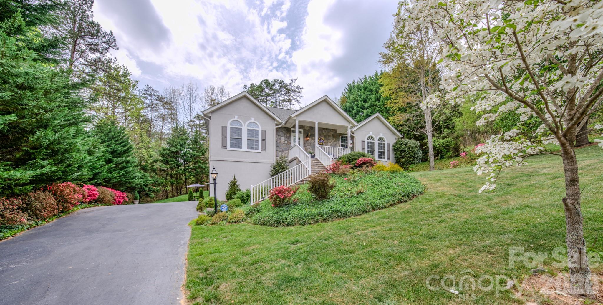 9 Double Eagle Drive — Weaverville