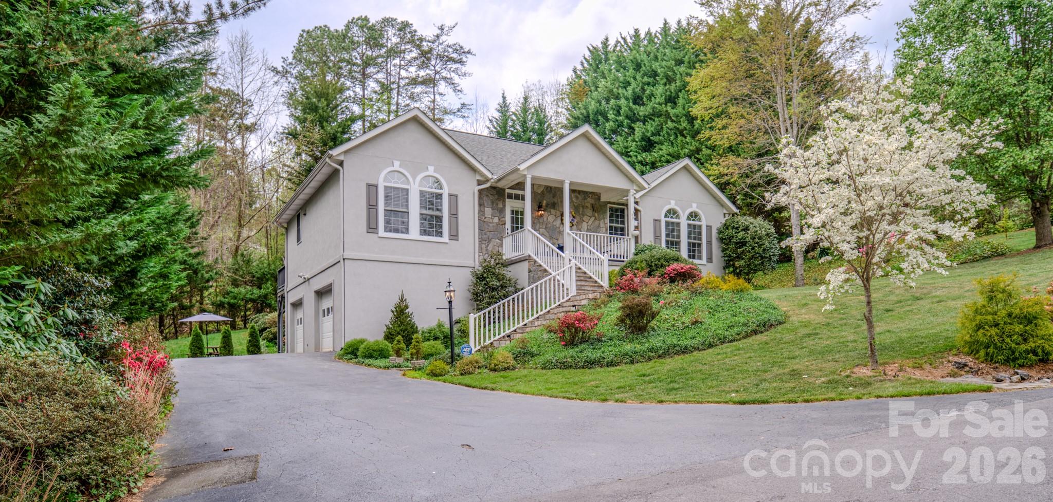 9 Double Eagle Drive — Weaverville