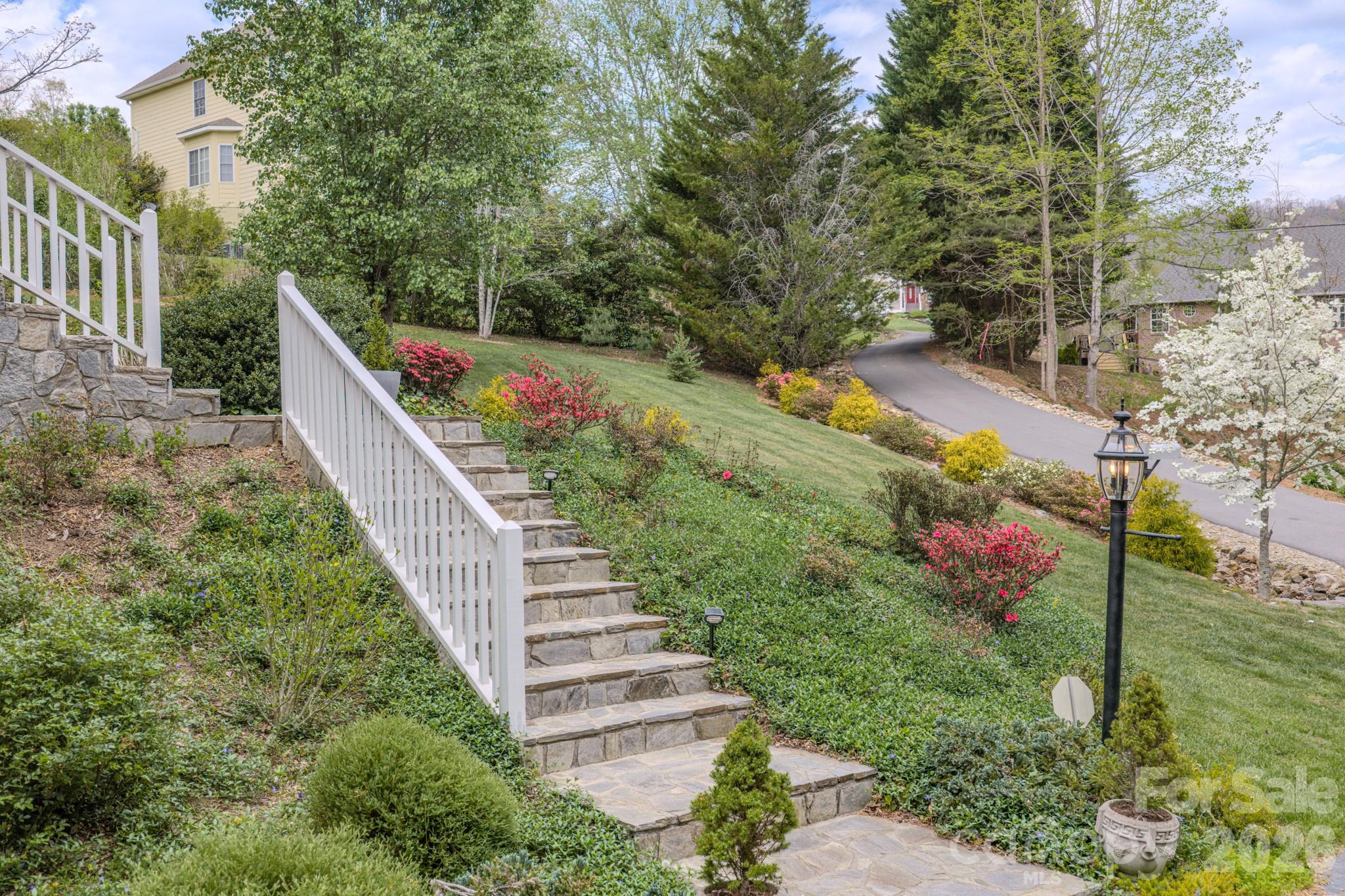 9 Double Eagle Drive — Weaverville