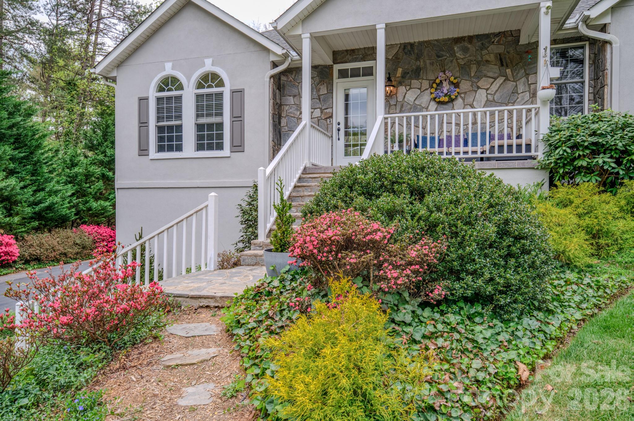 9 Double Eagle Drive — Weaverville