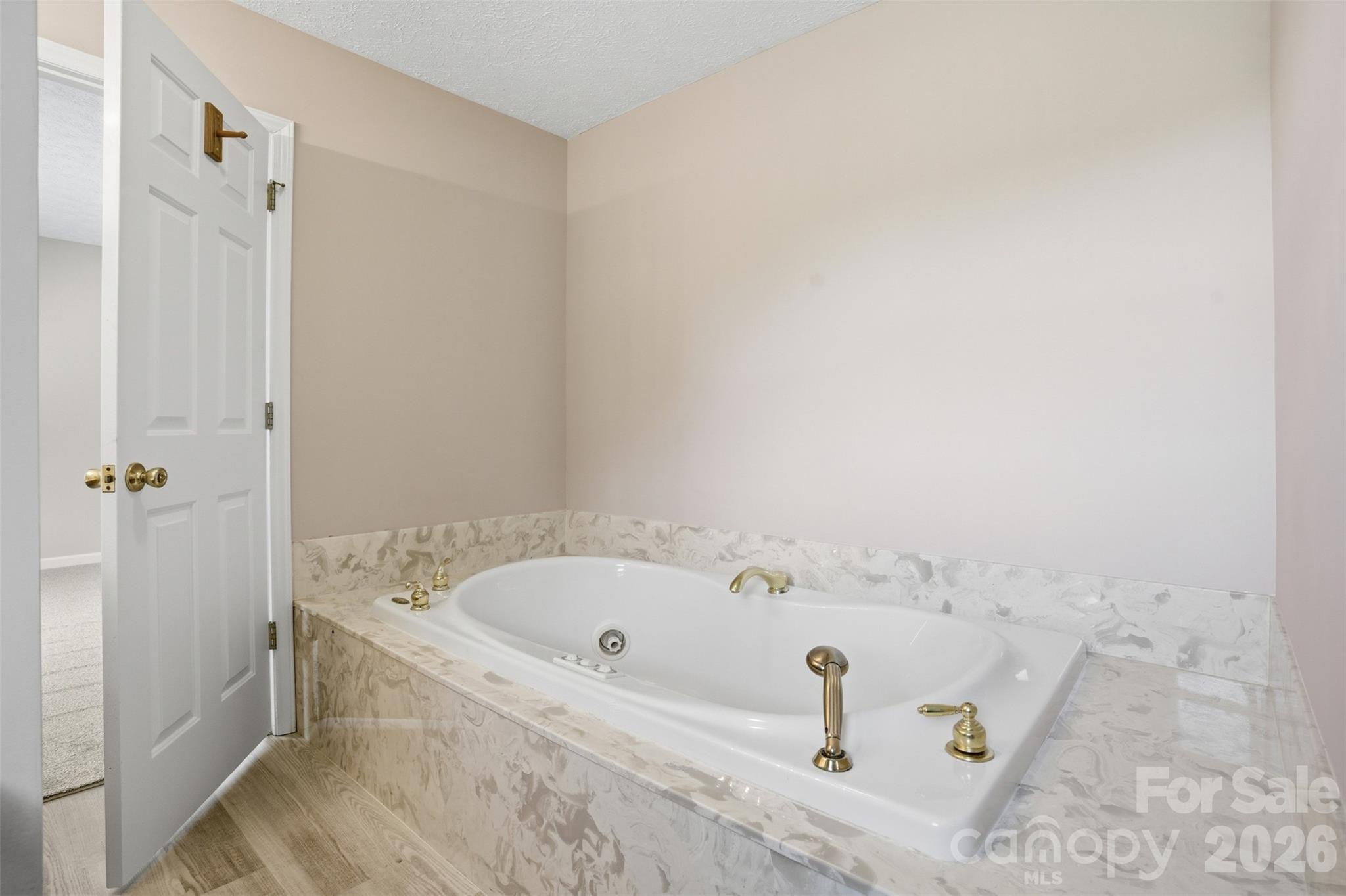 112 Mobeal Lane — Statesville