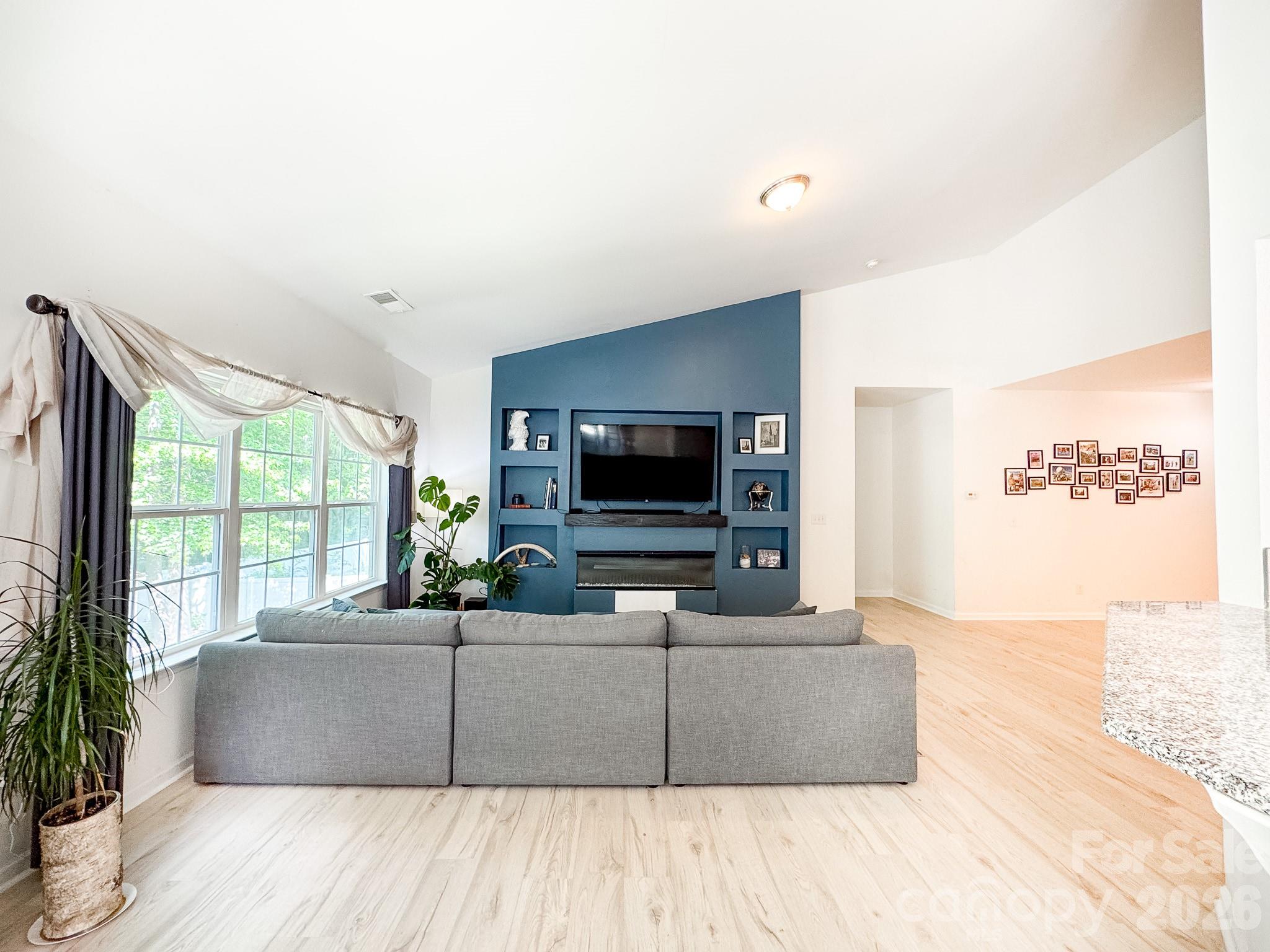 6117 Robert Street — Huntersville