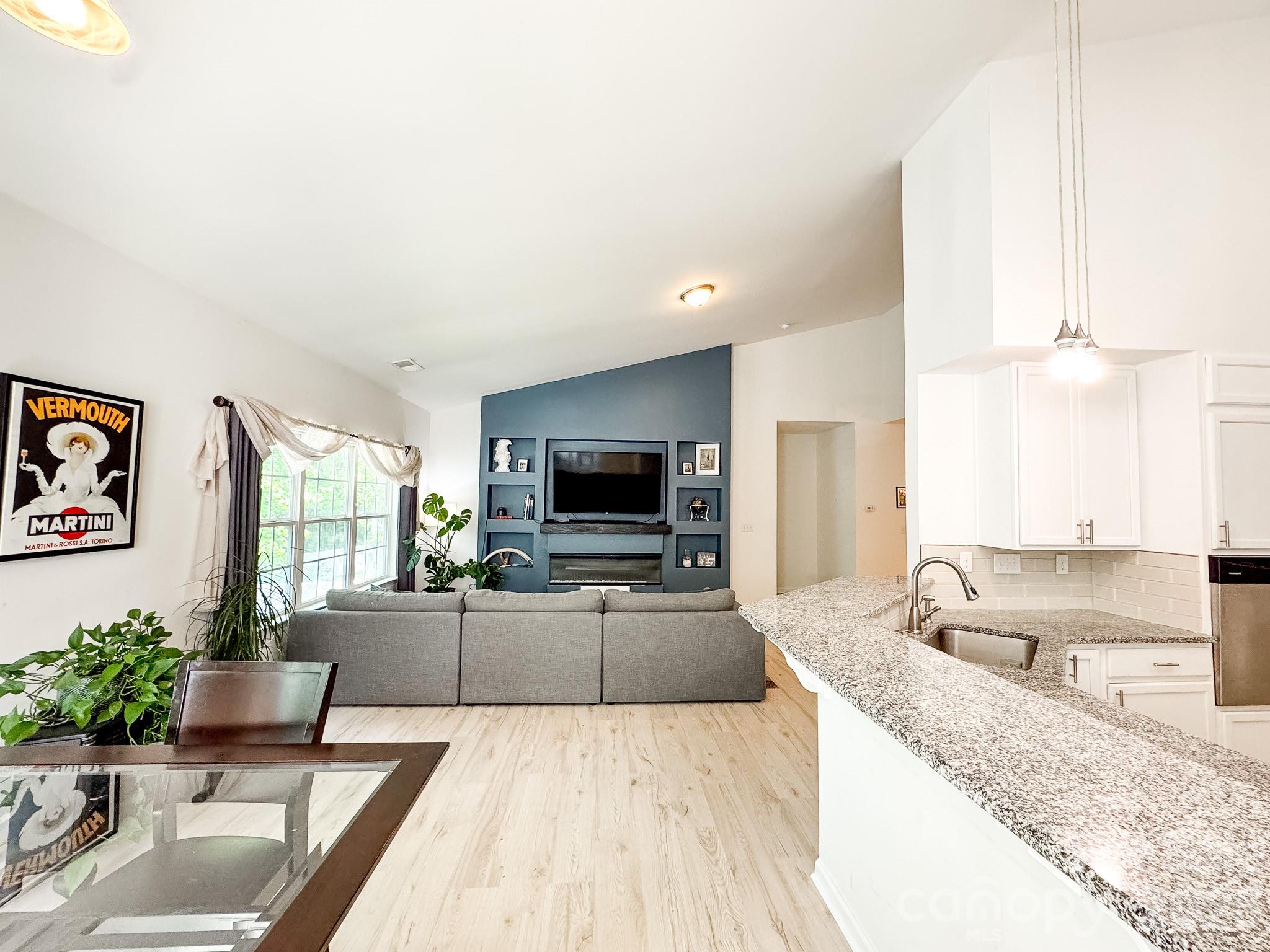 6117 Robert Street — Huntersville