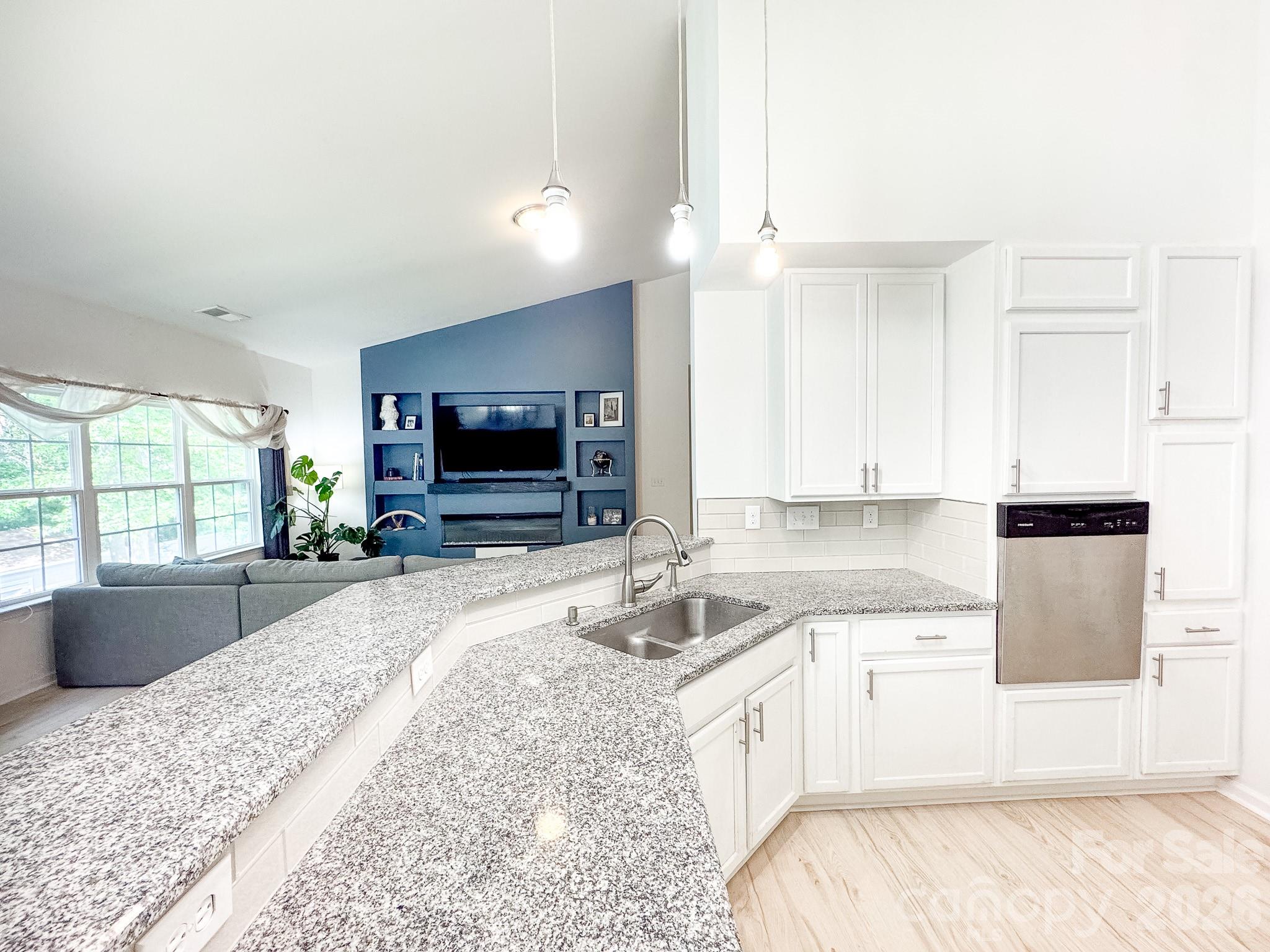 6117 Robert Street — Huntersville
