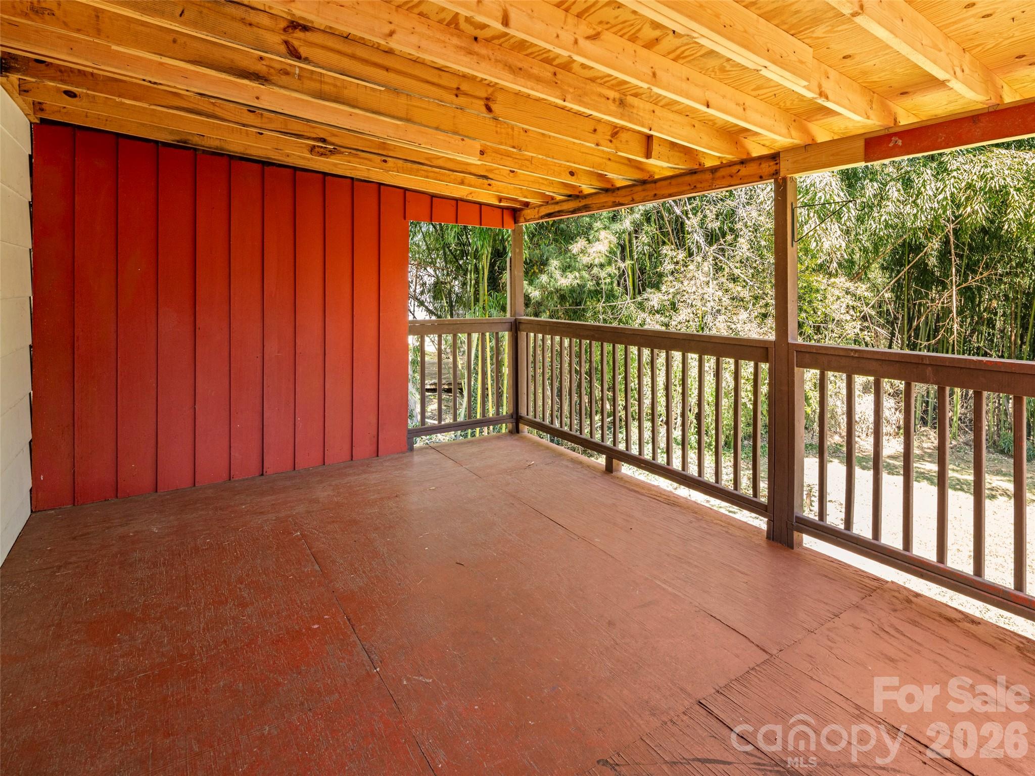 32 Hillendale Road — Asheville