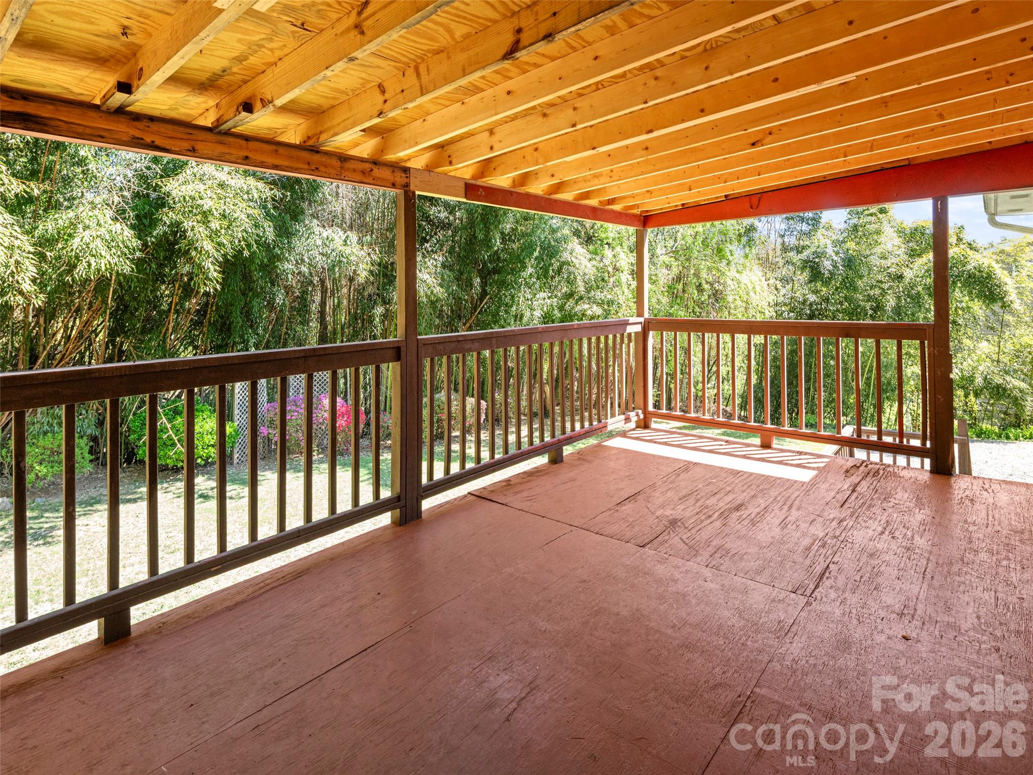 32 Hillendale Road — Asheville