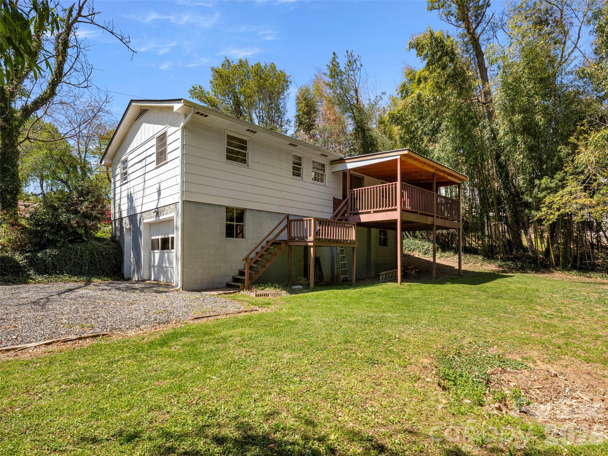32 Hillendale Road — Asheville