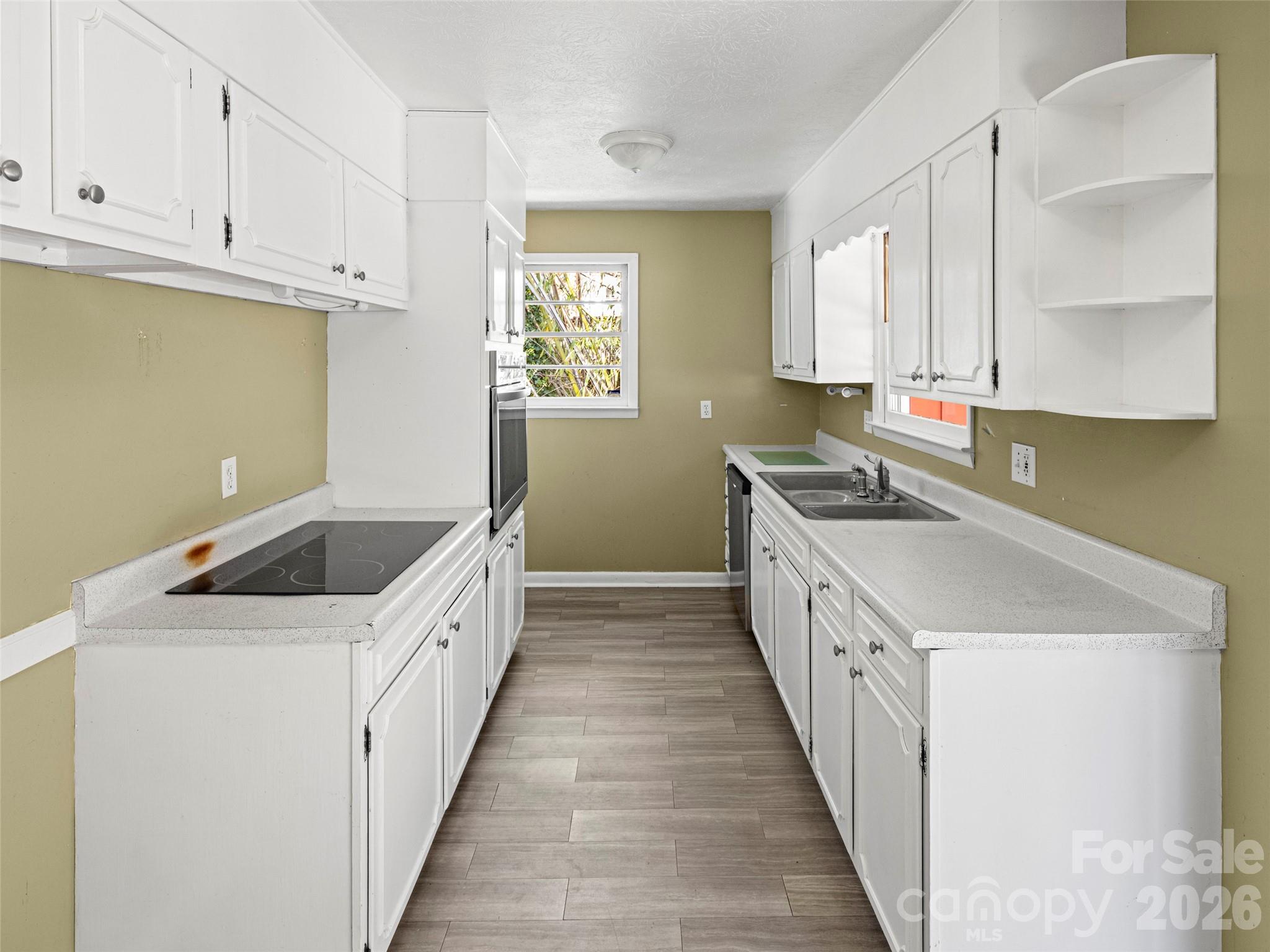 32 Hillendale Road — Asheville