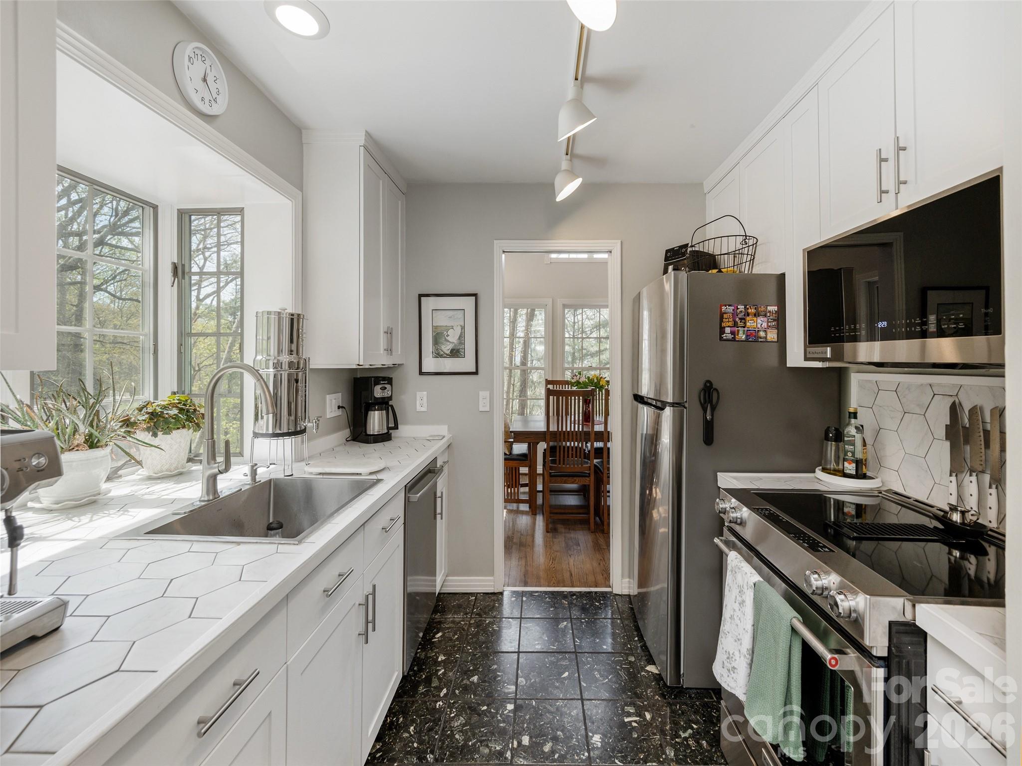 403 Cherokee Road — Asheville