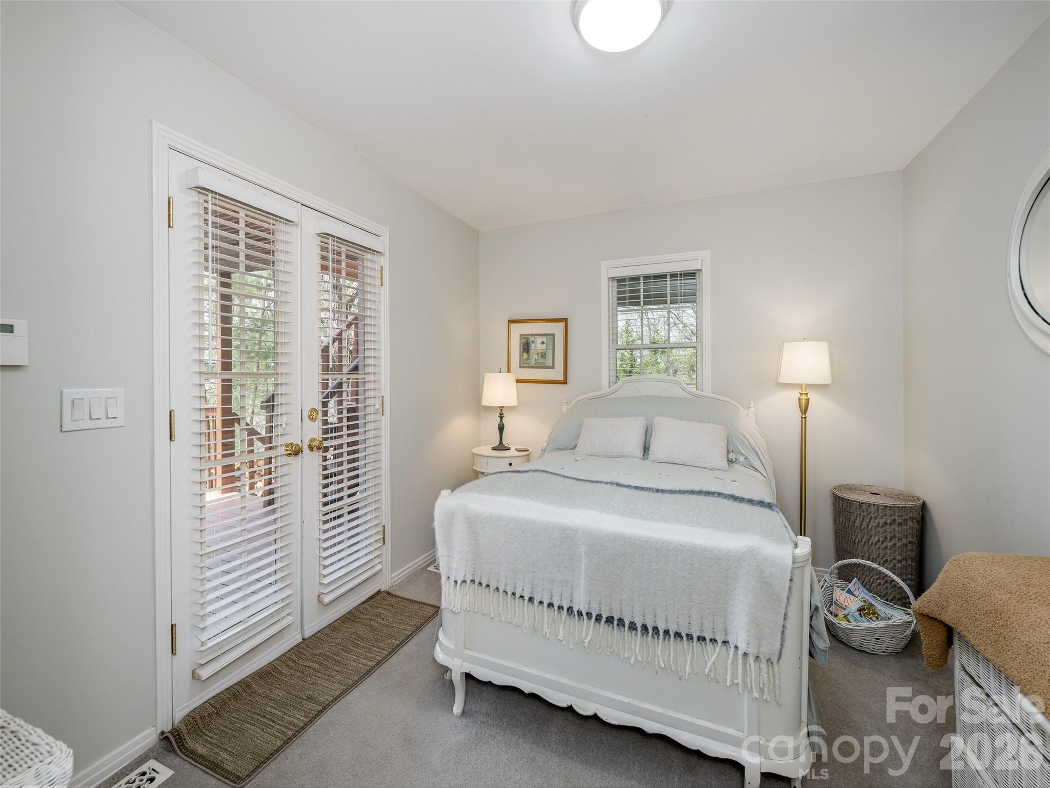 403 Cherokee Road — Asheville