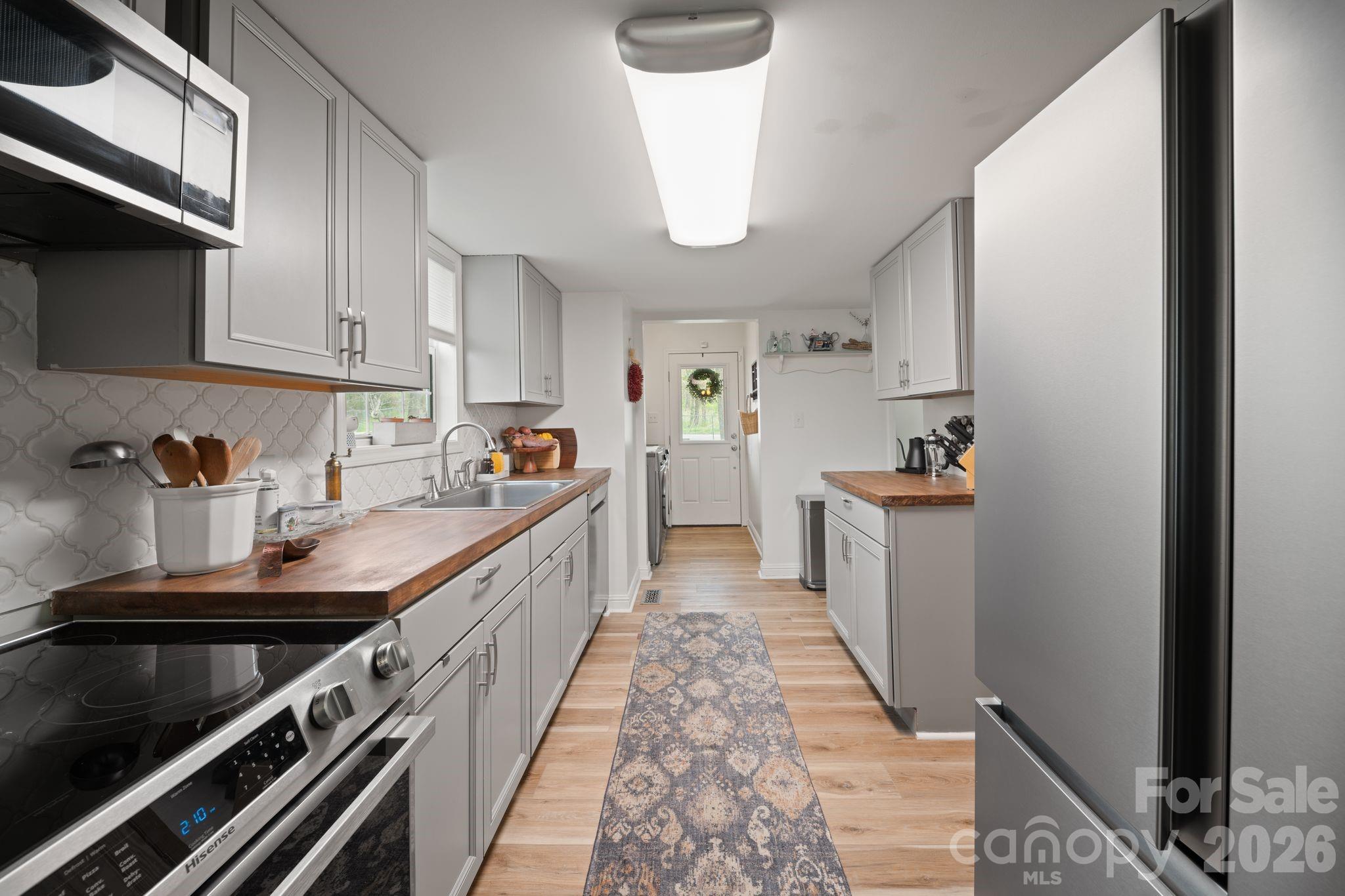 539 Caribou Road — Asheville