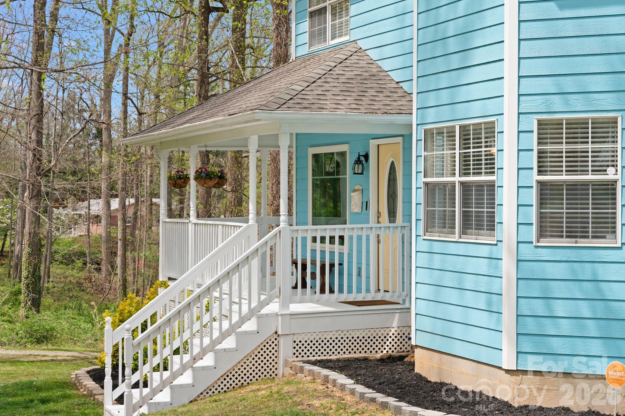 539 Caribou Road — Asheville
