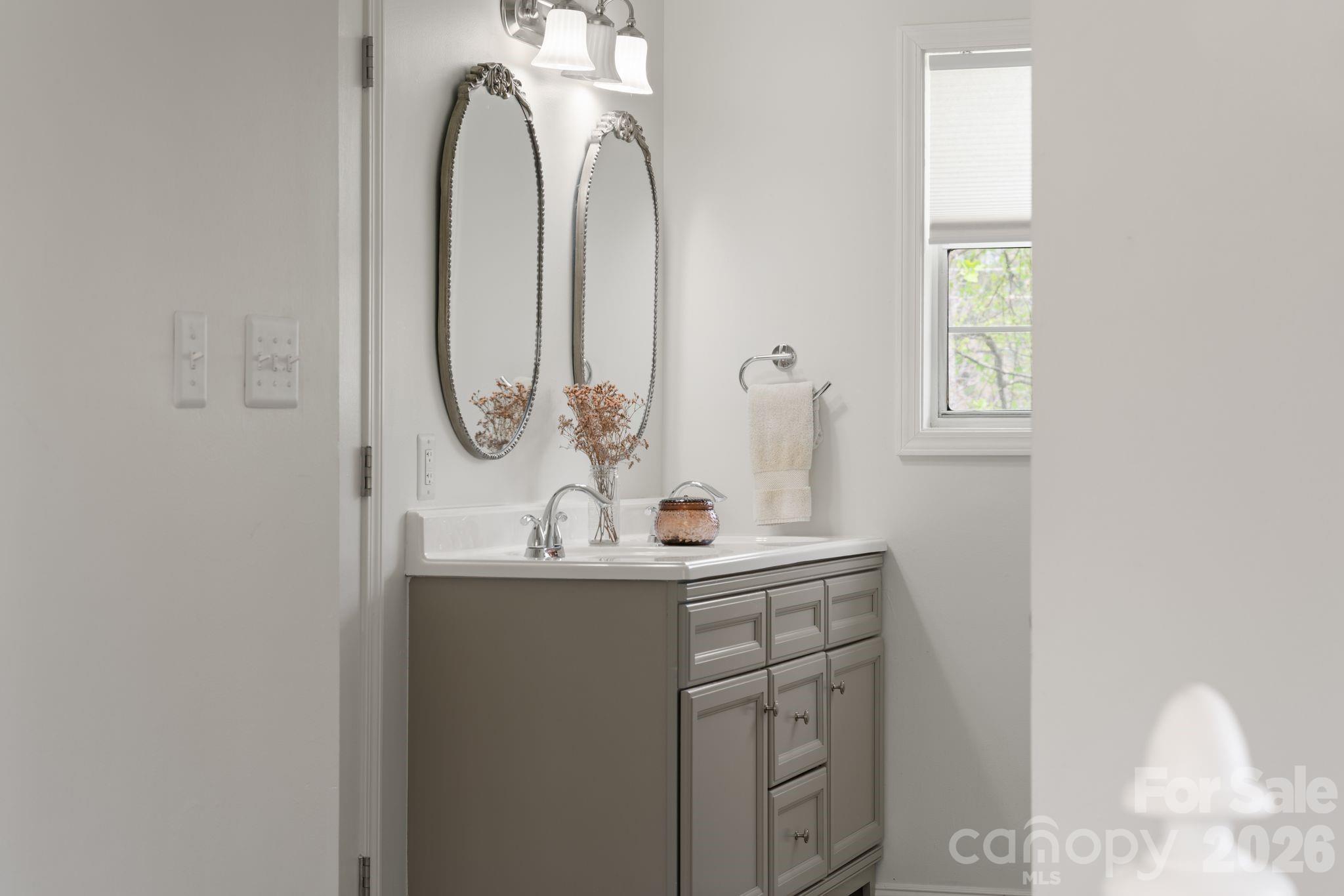 539 Caribou Road — Asheville