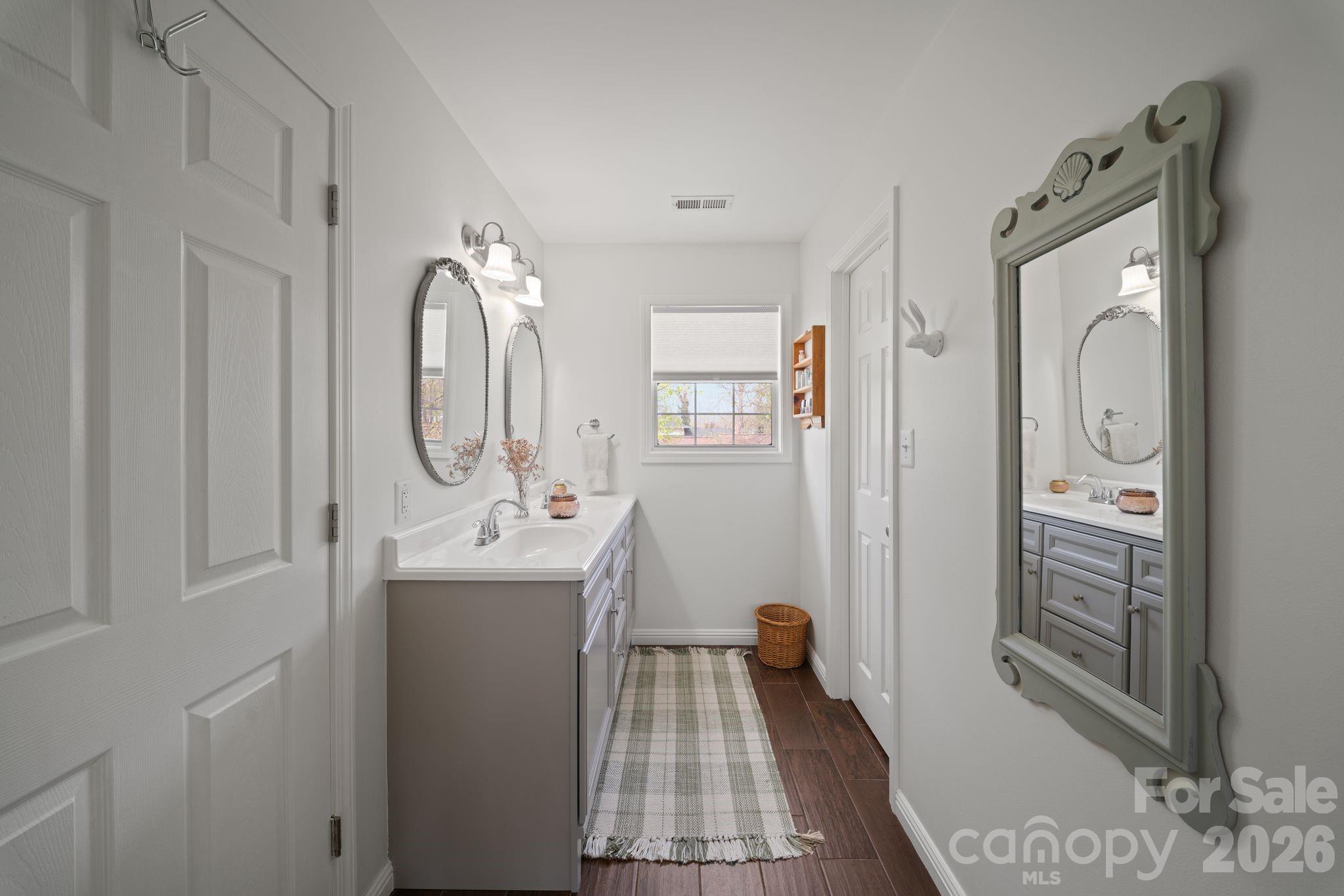 539 Caribou Road — Asheville