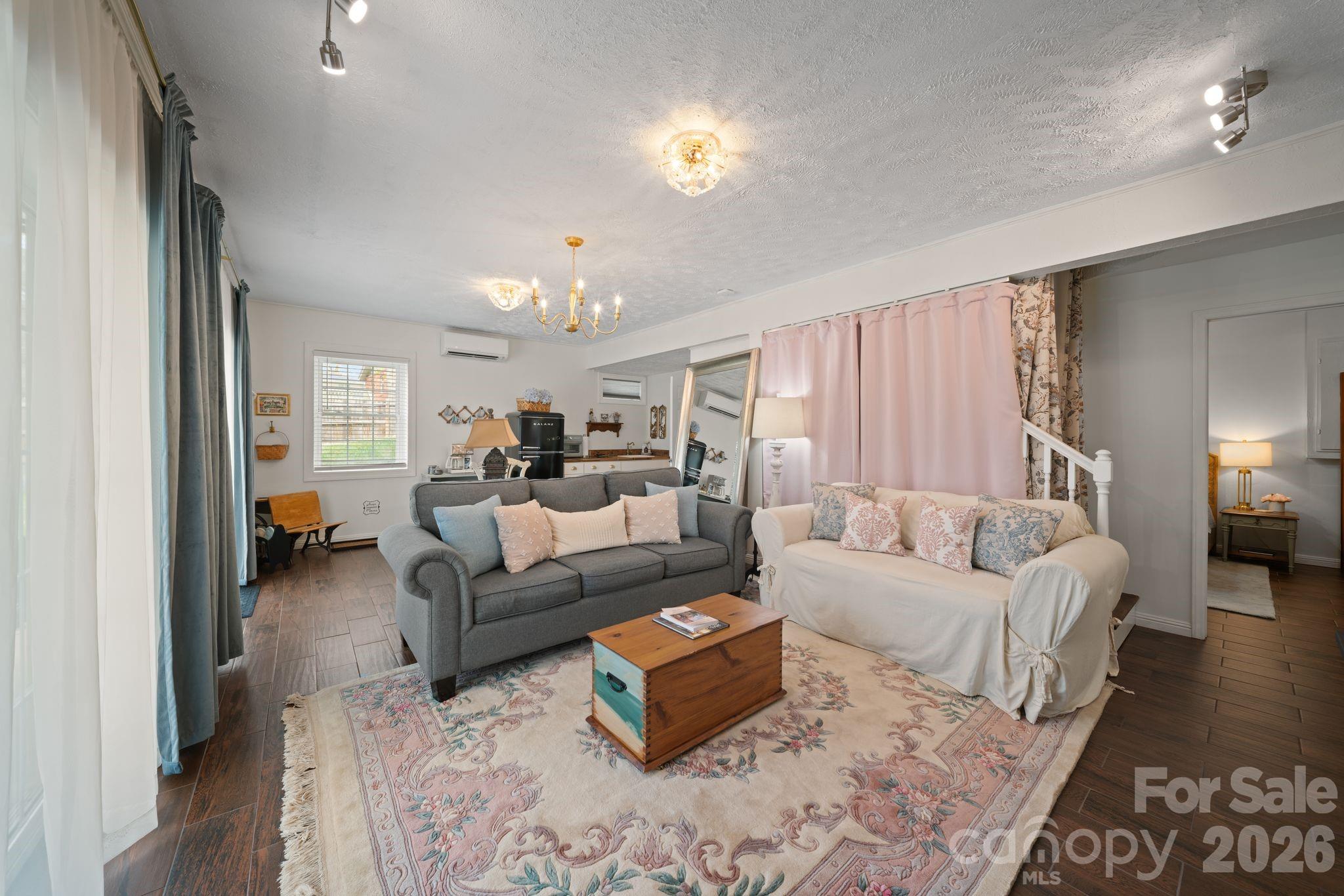 539 Caribou Road — Asheville