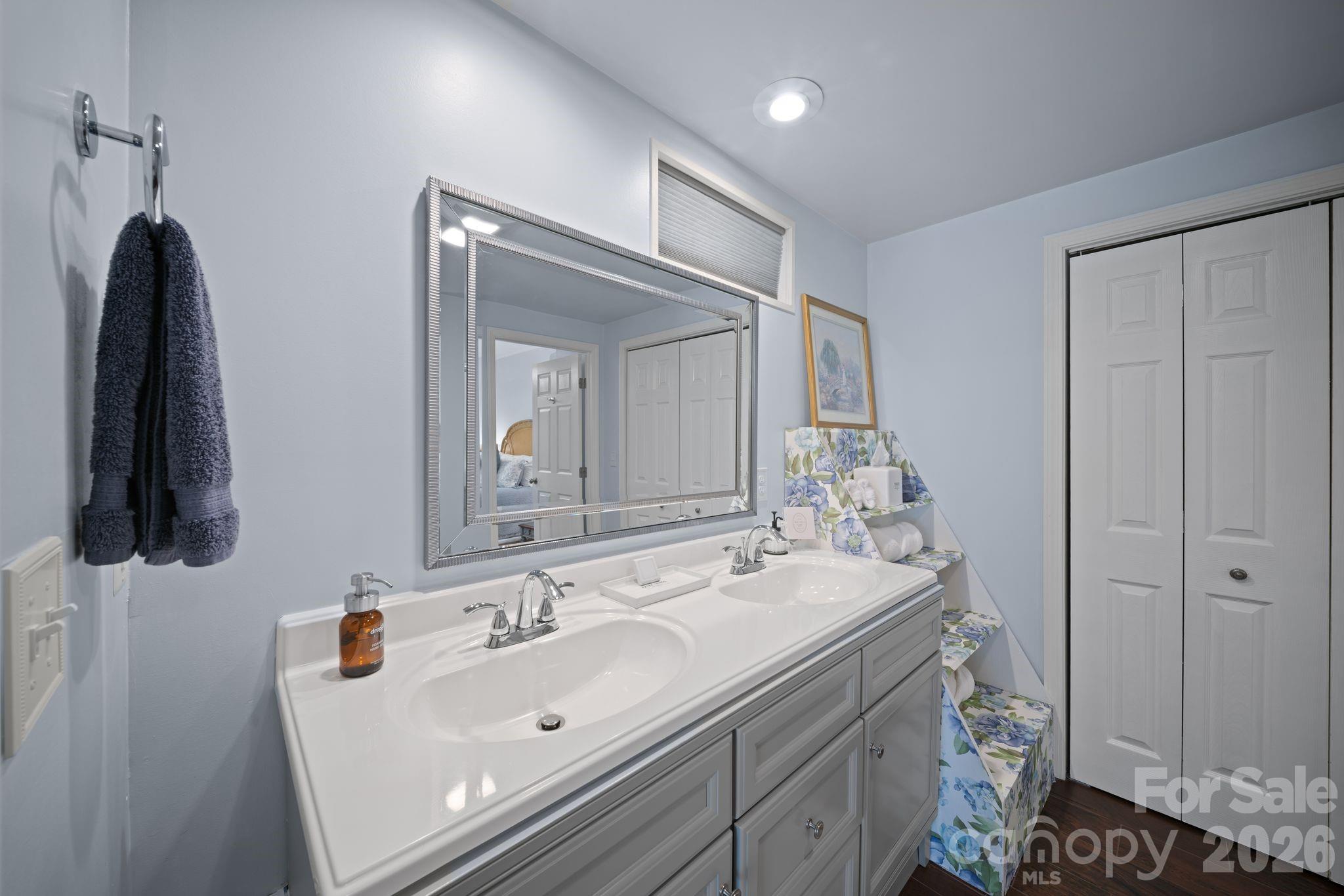 539 Caribou Road — Asheville