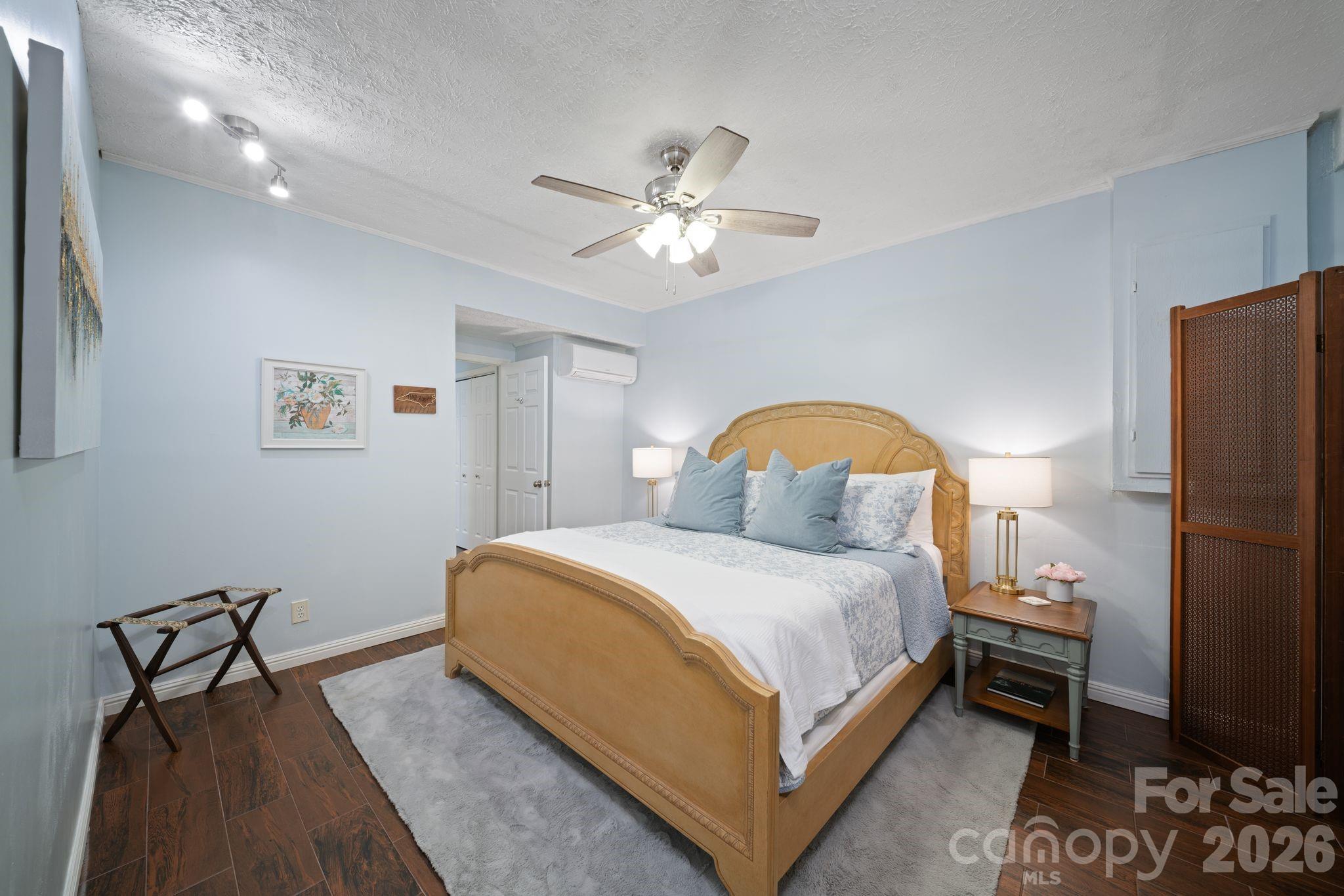 539 Caribou Road — Asheville