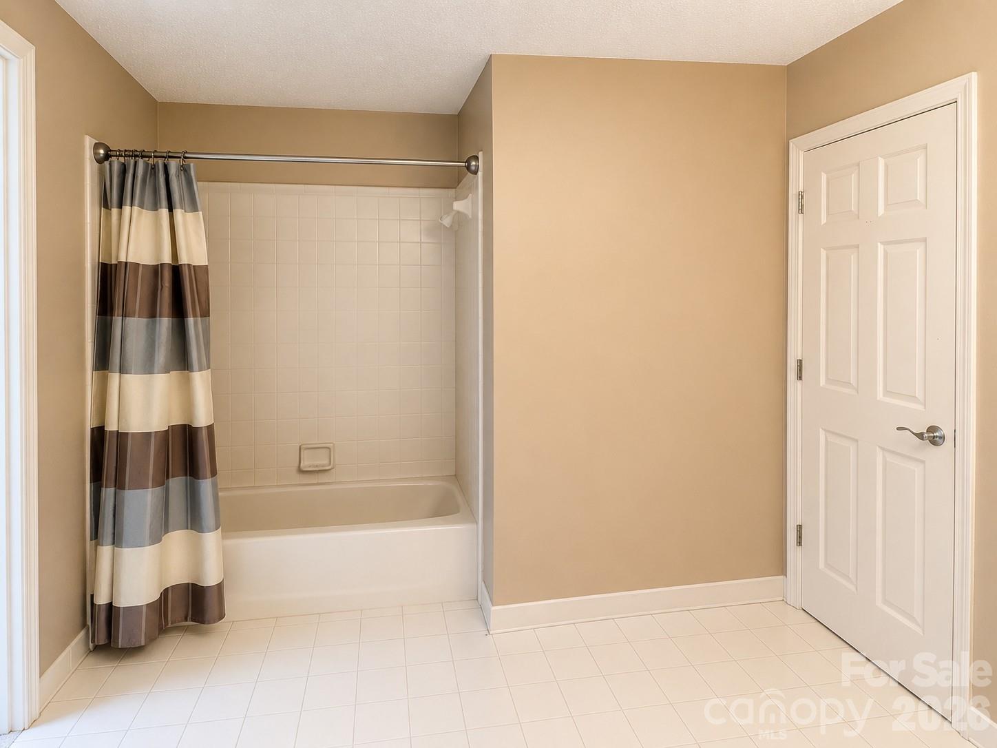 603 29th Avenue NE #213 — Hickory