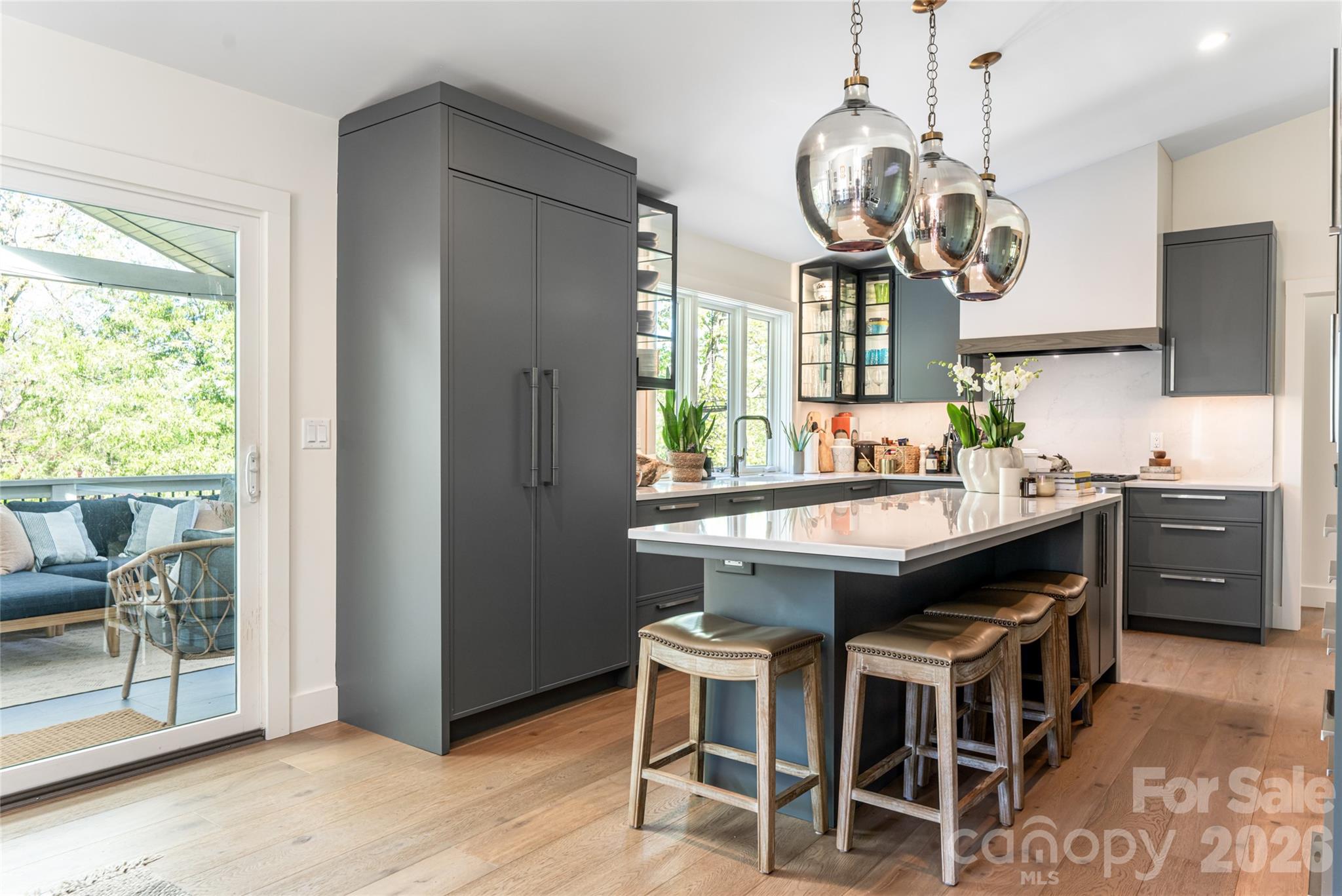 15 Red Oak Road — Asheville