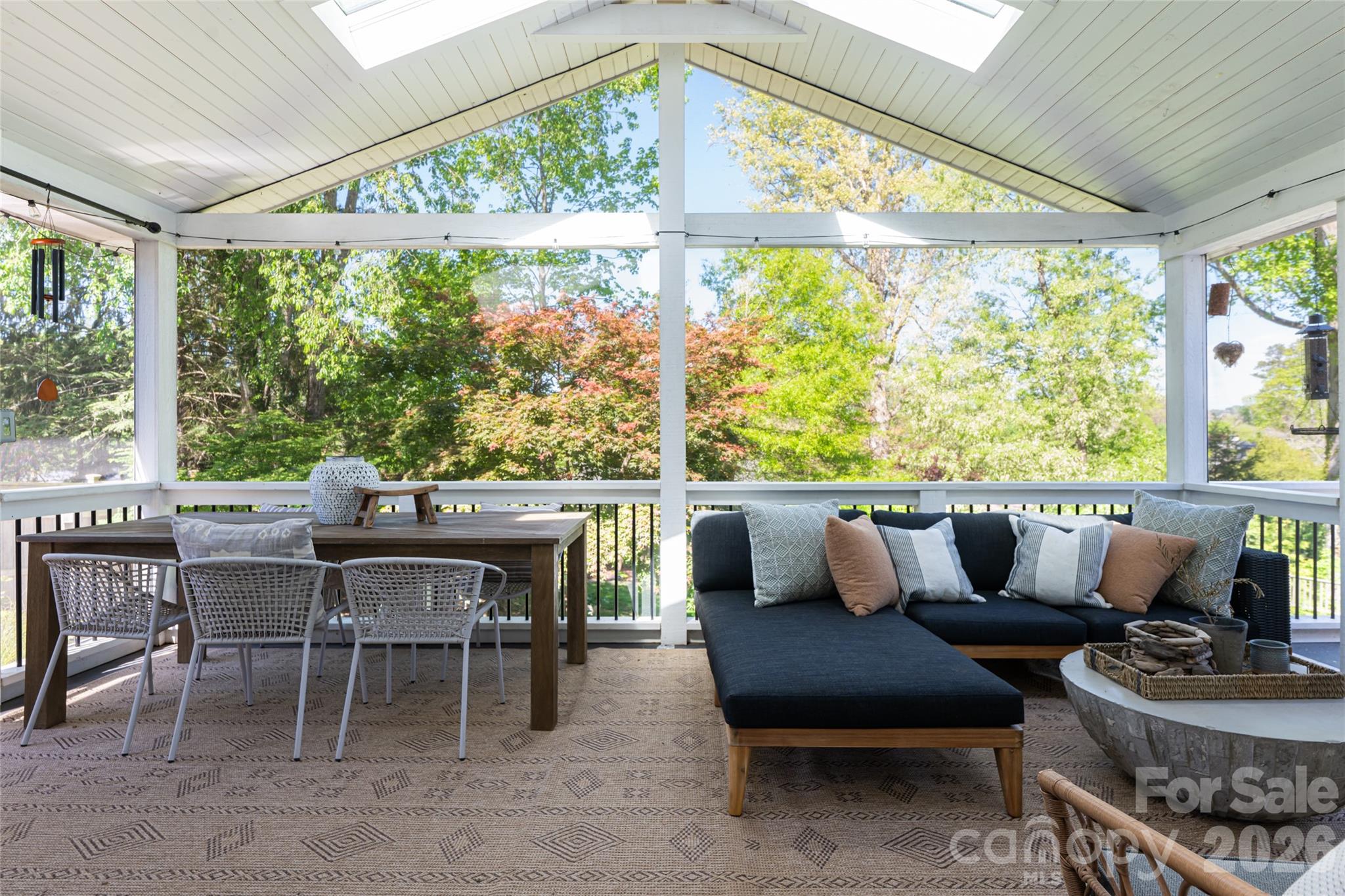 15 Red Oak Road — Asheville