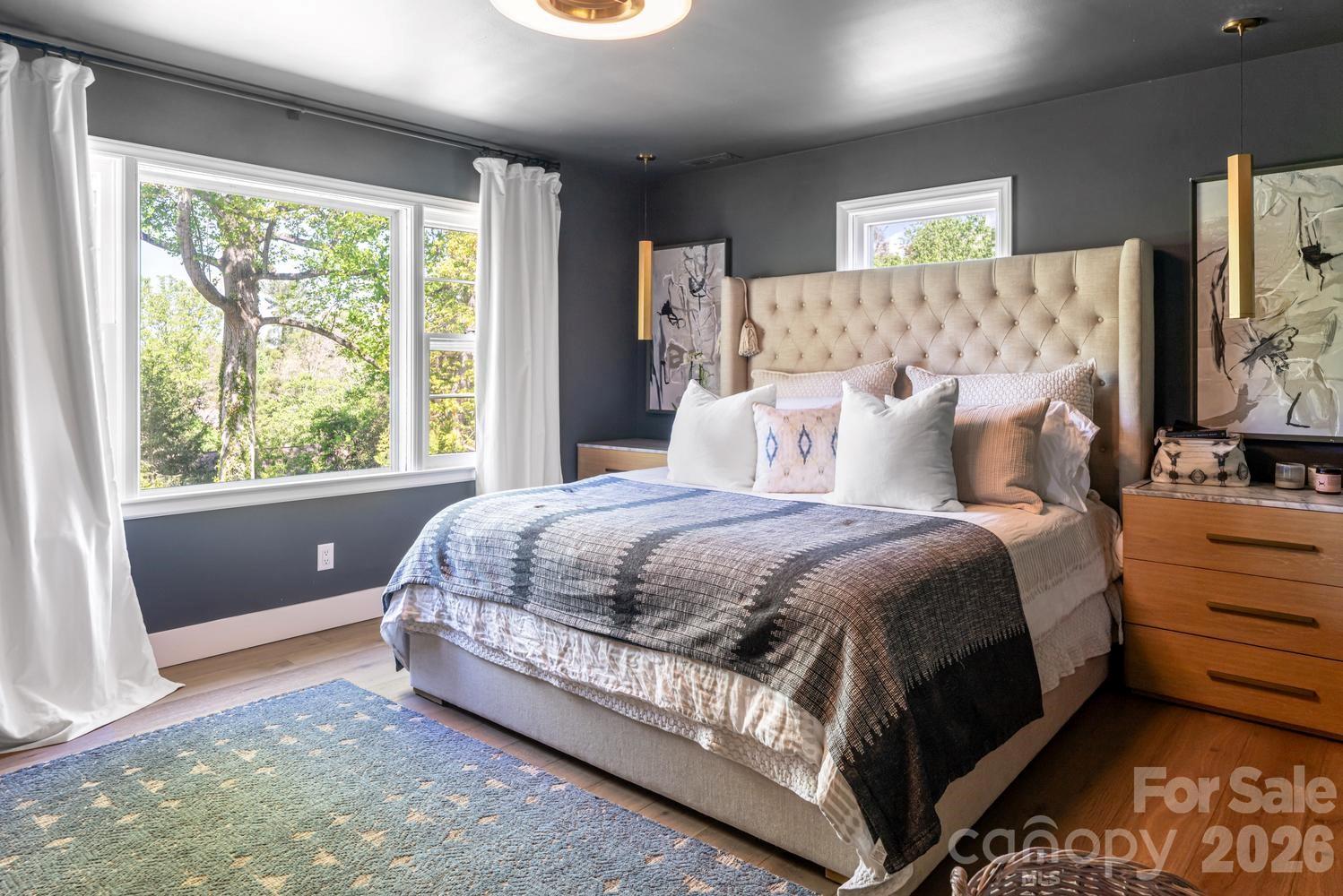 15 Red Oak Road — Asheville