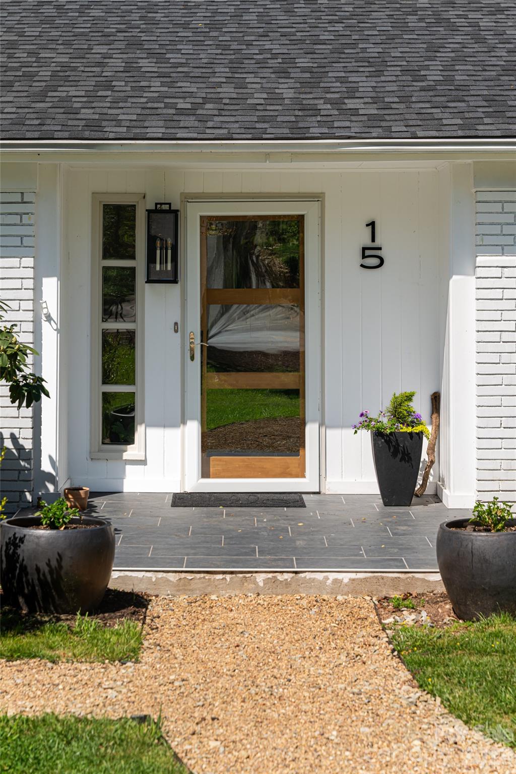 15 Red Oak Road — Asheville